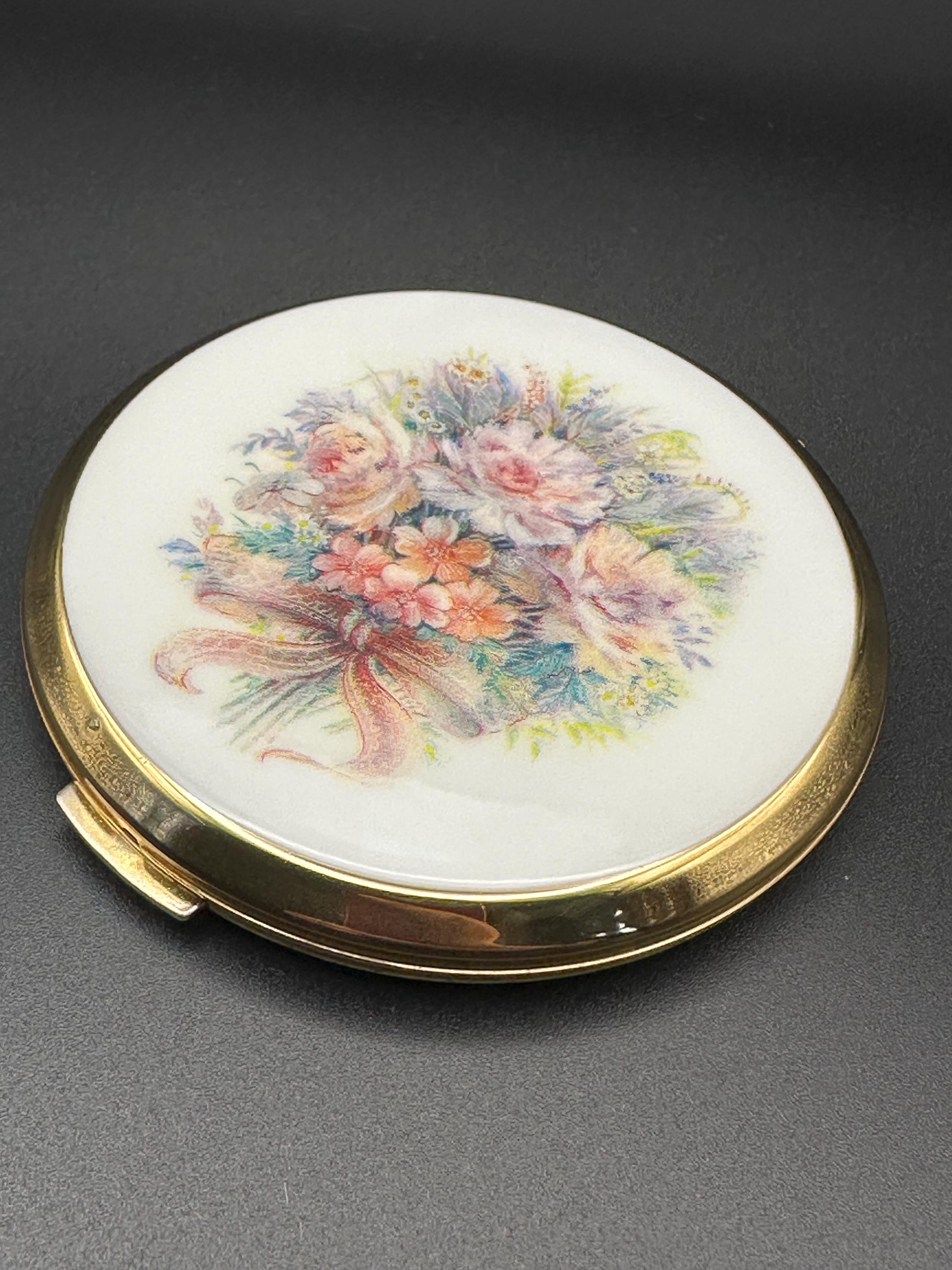 Vintage Stratton Wedding Flowers Powder Compact: English Enamel Vanity Collectible