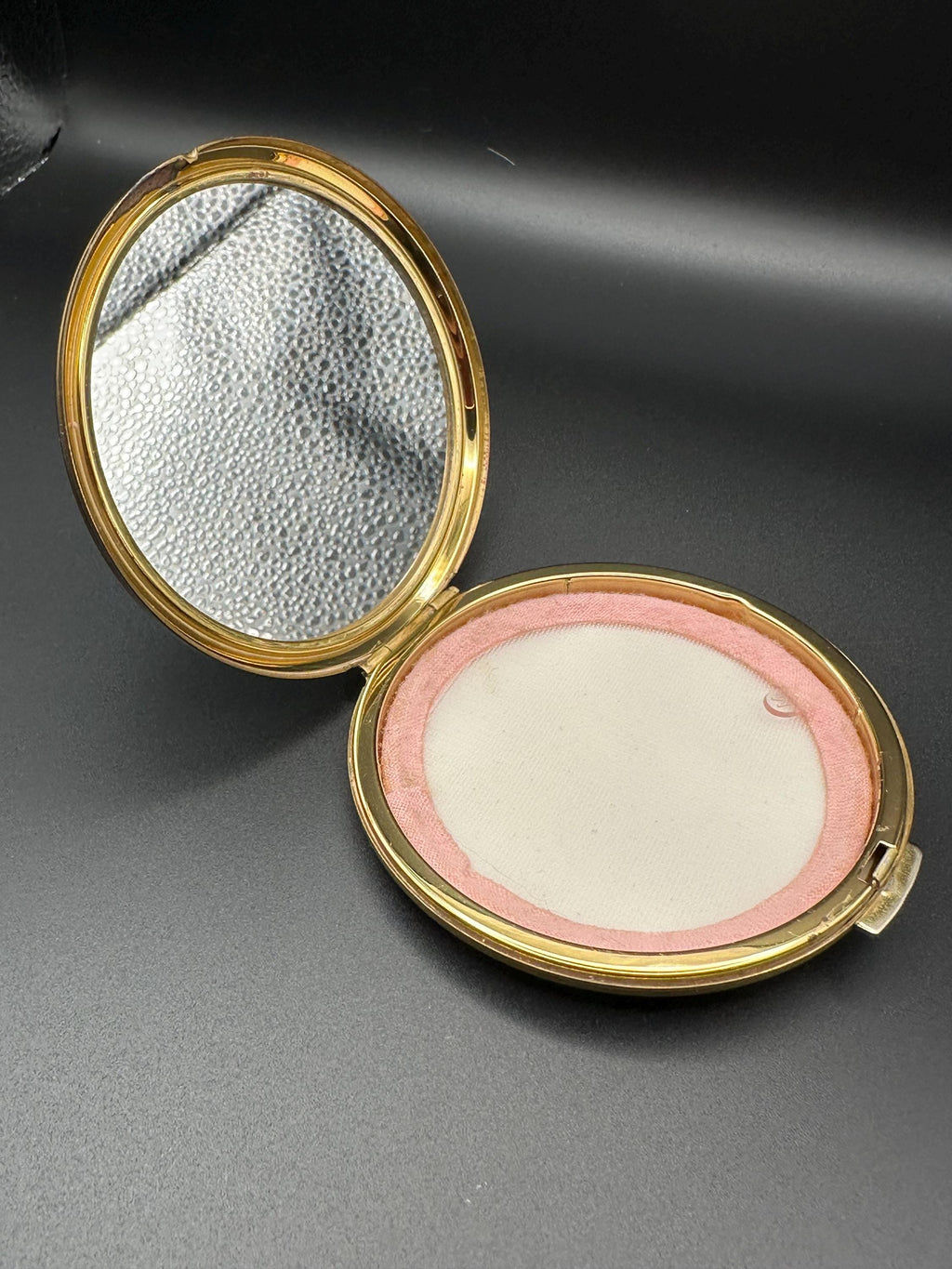 Vintage Stratton Wedding Flowers Powder Compact: English Enamel Vanity Collectible