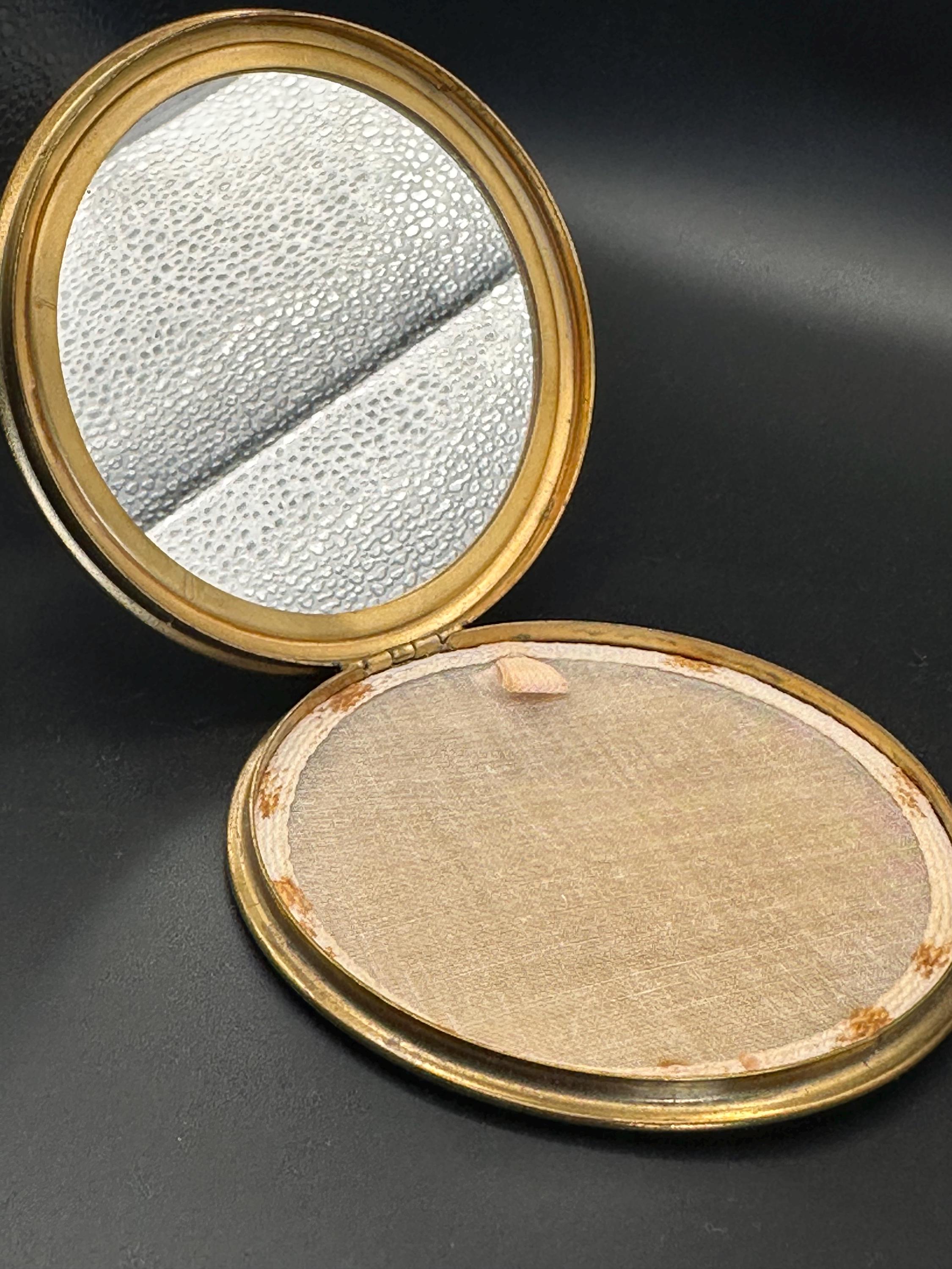 1950s Vintage Pygmalion Collectible powder compact with Original Mirror, Cottage Scene Retro Beauty Vanity