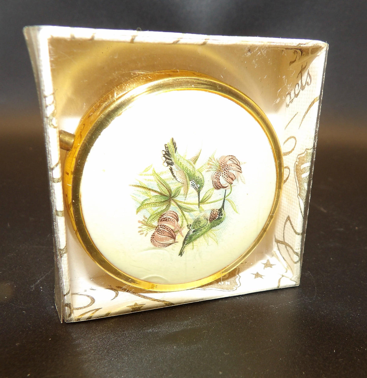 Vintage Kigu Pill Box – Cream Enamel Hummingbird Design, Mirror, Three-Section Divider, Original Box, England