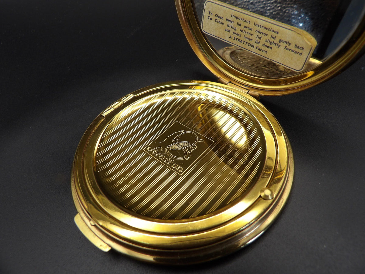 Classic Stratton Gold Guilloché Powder Compact – Original Instructions, Mid-Century British