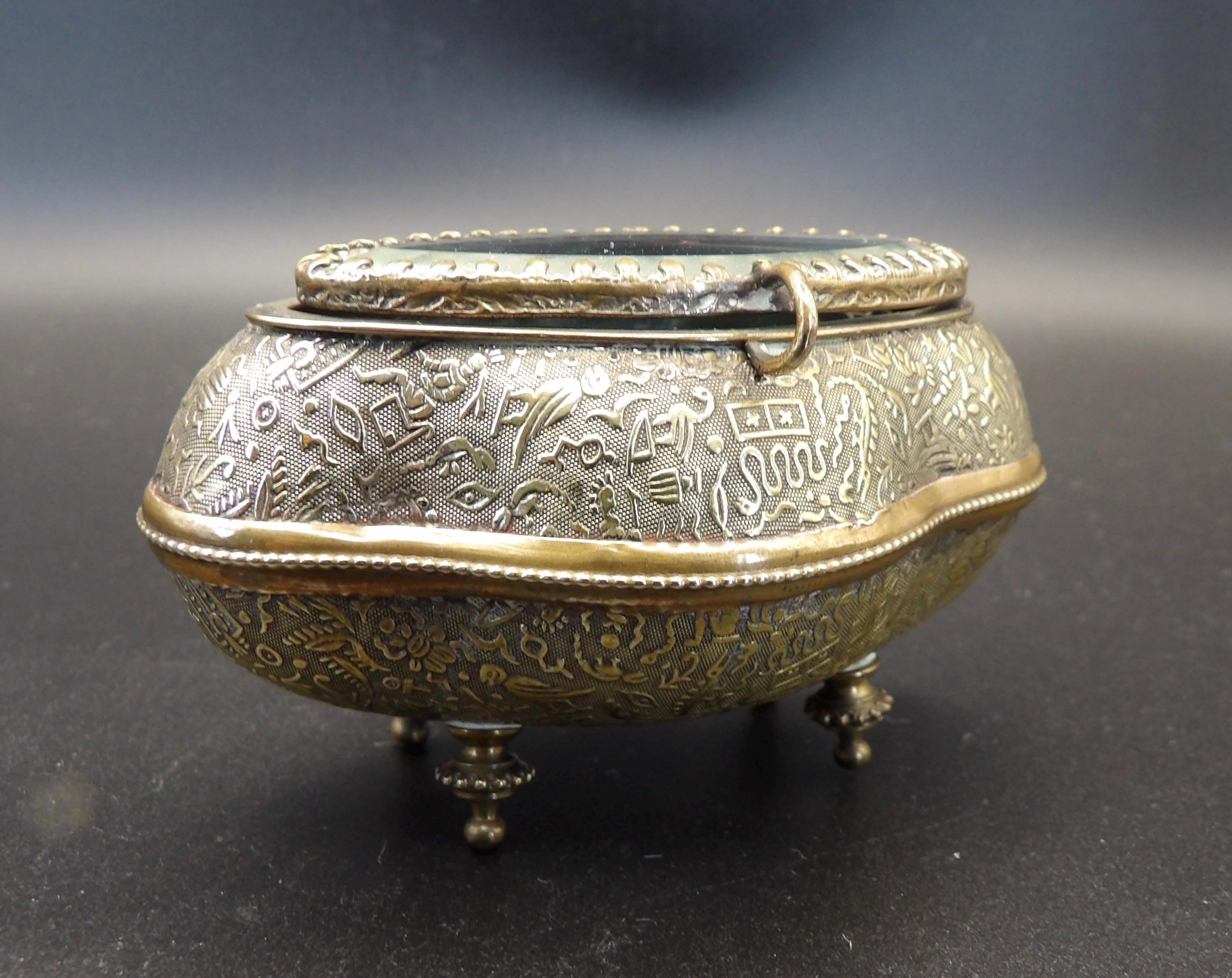 Exquisite 19th Century French Egyptian Revival Gilt Ormolu Vitrine Jewellery Casket Trinket Box