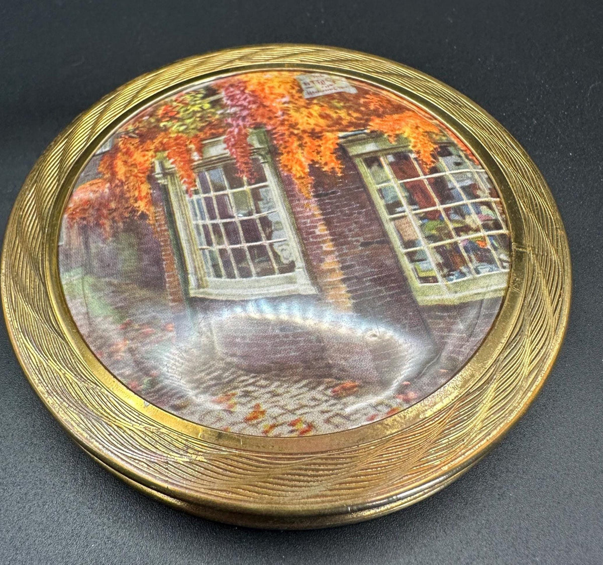 1950s Vintage Pygmalion Collectible powder compact with Original Mirror, Cottage Scene Retro Beauty Vanity