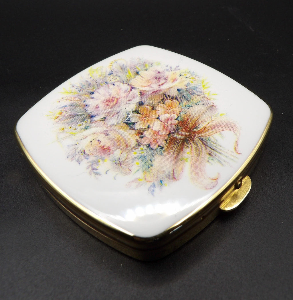 Vintage Stratton Mini Powder Compact – White Enamel Floral Bouquet, England
