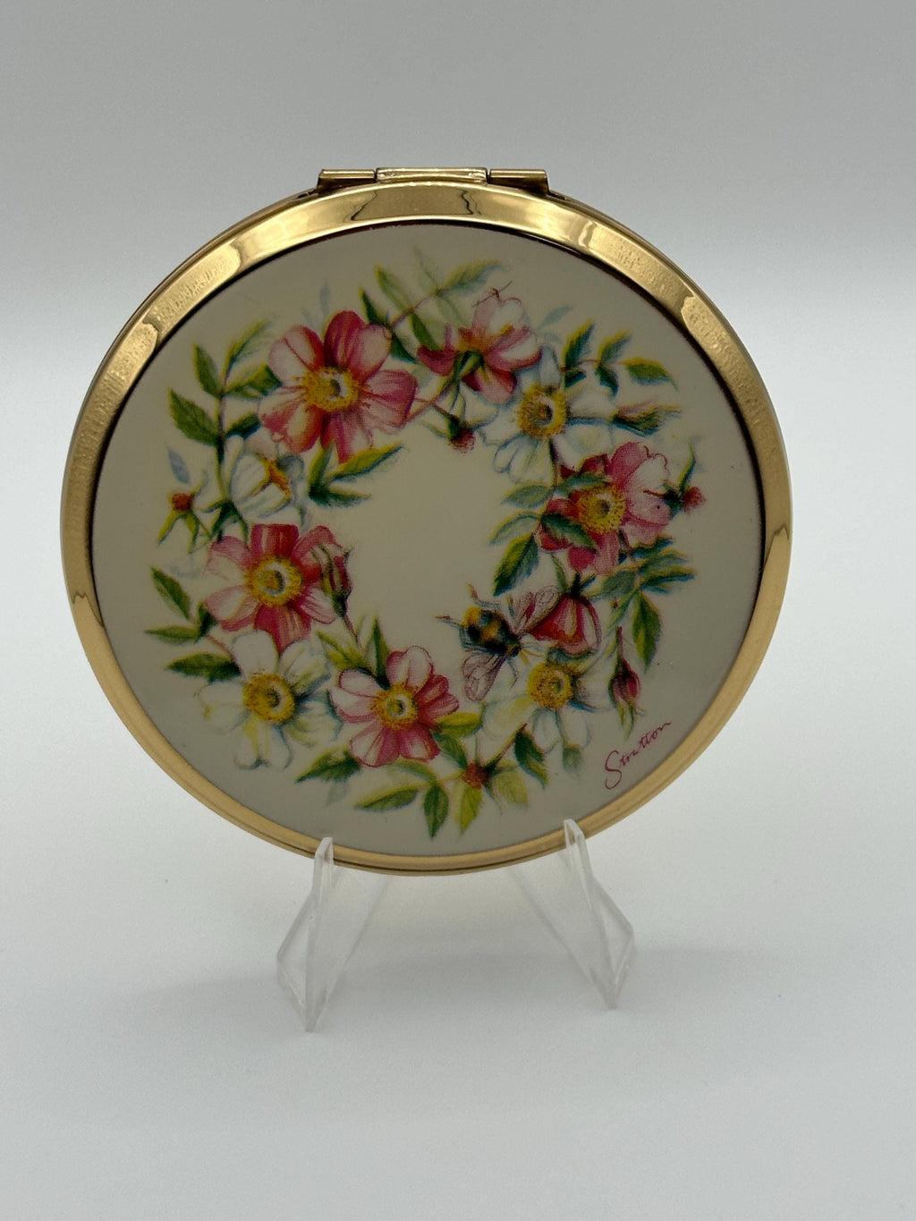 Vintage Stratton Powder Compact: Floral Wreath Bumblebee, Cream Enamel, England