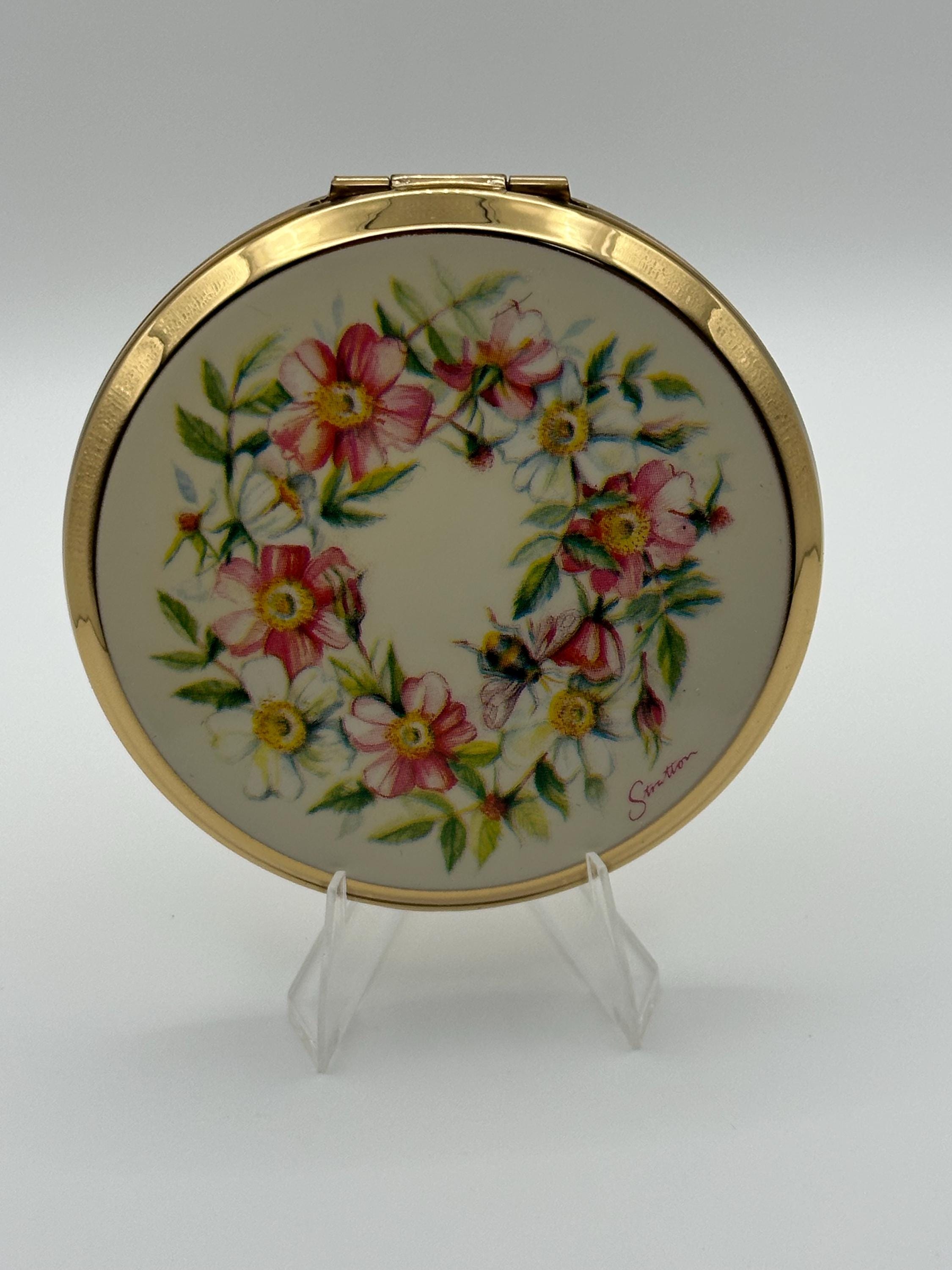 Vintage Stratton Powder Compact: Floral Wreath Bumblebee, Cream Enamel, England