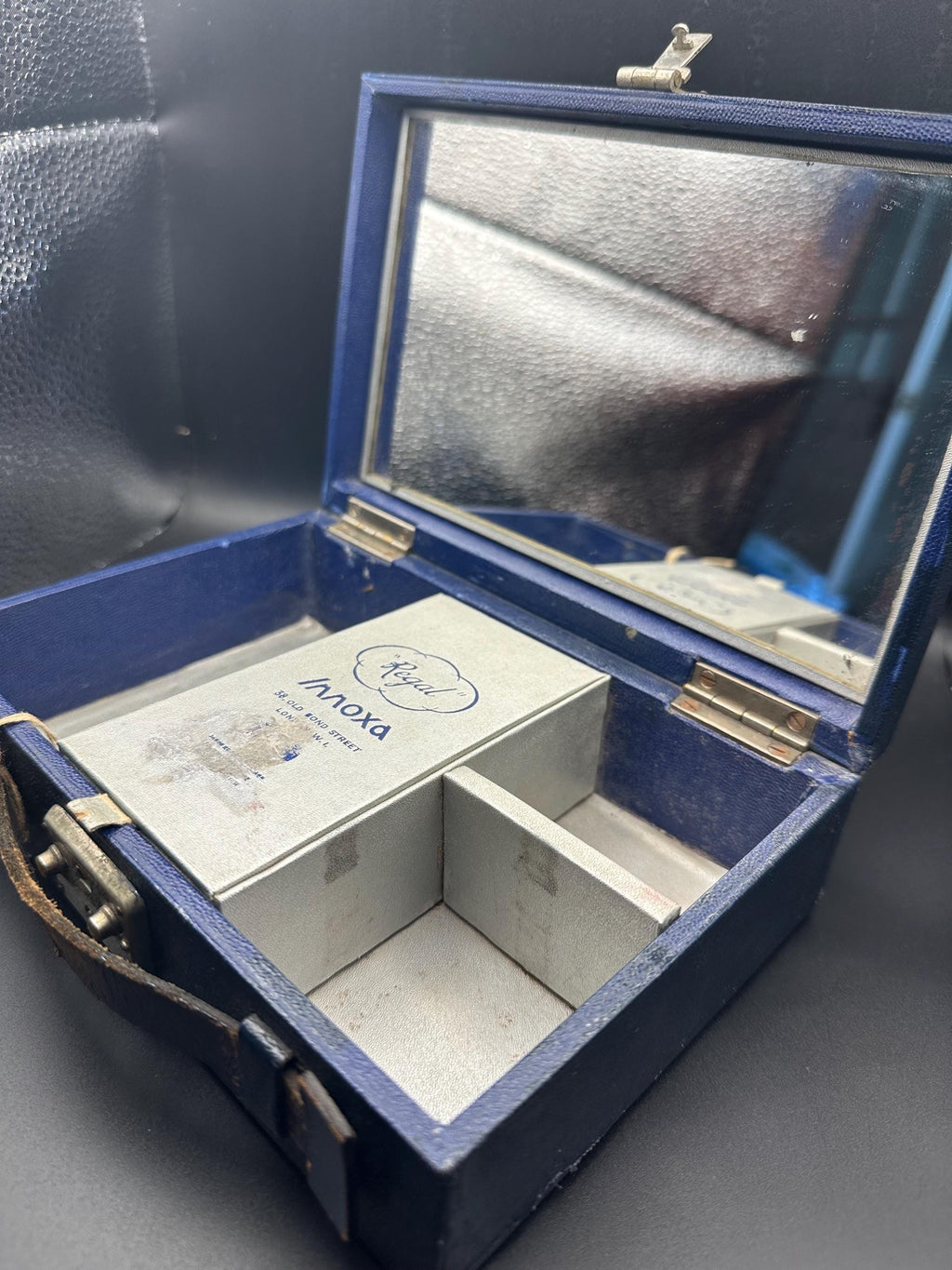 Vintage Innoxa “Regal” Vanity Case with Key – London Old Bond Street Beauty Box
