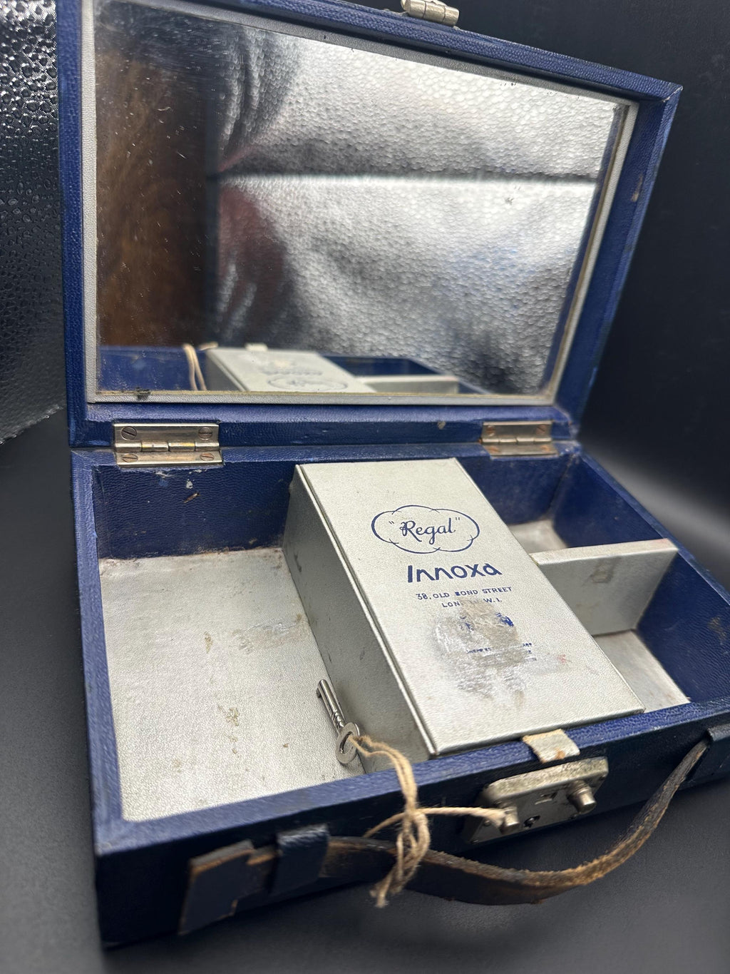 Vintage Innoxa “Regal” Vanity Case with Key – London Old Bond Street Beauty Box