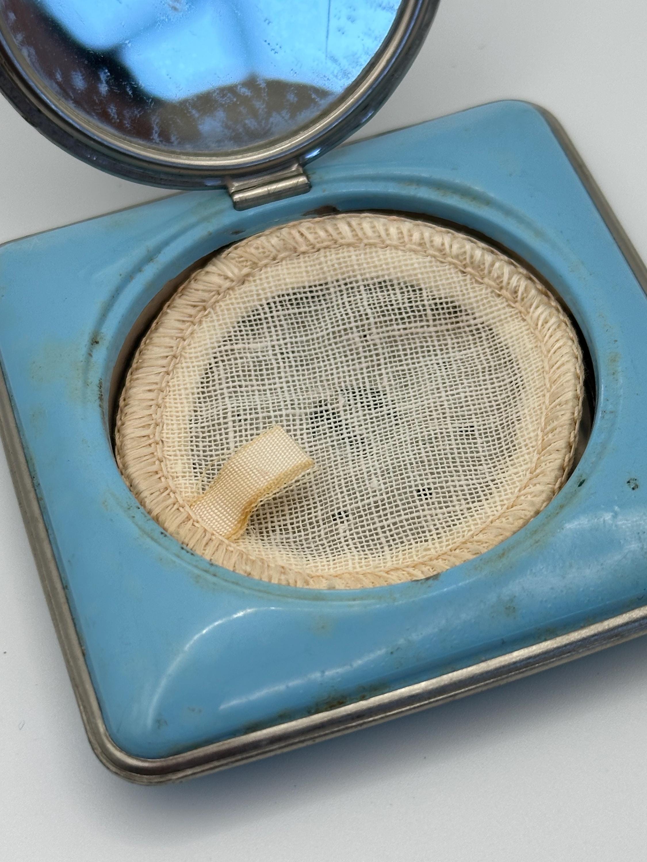 1940s Statue of Liberty Blue Enamel Powder Compact with Metal Sifter – Vintage American Souvenir