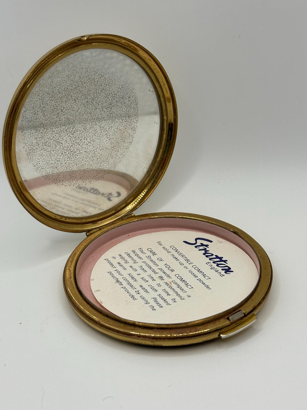 Vintage Stratton Powder Compact – Pink Rose Floral, White Enamel, Made in England (7cm)