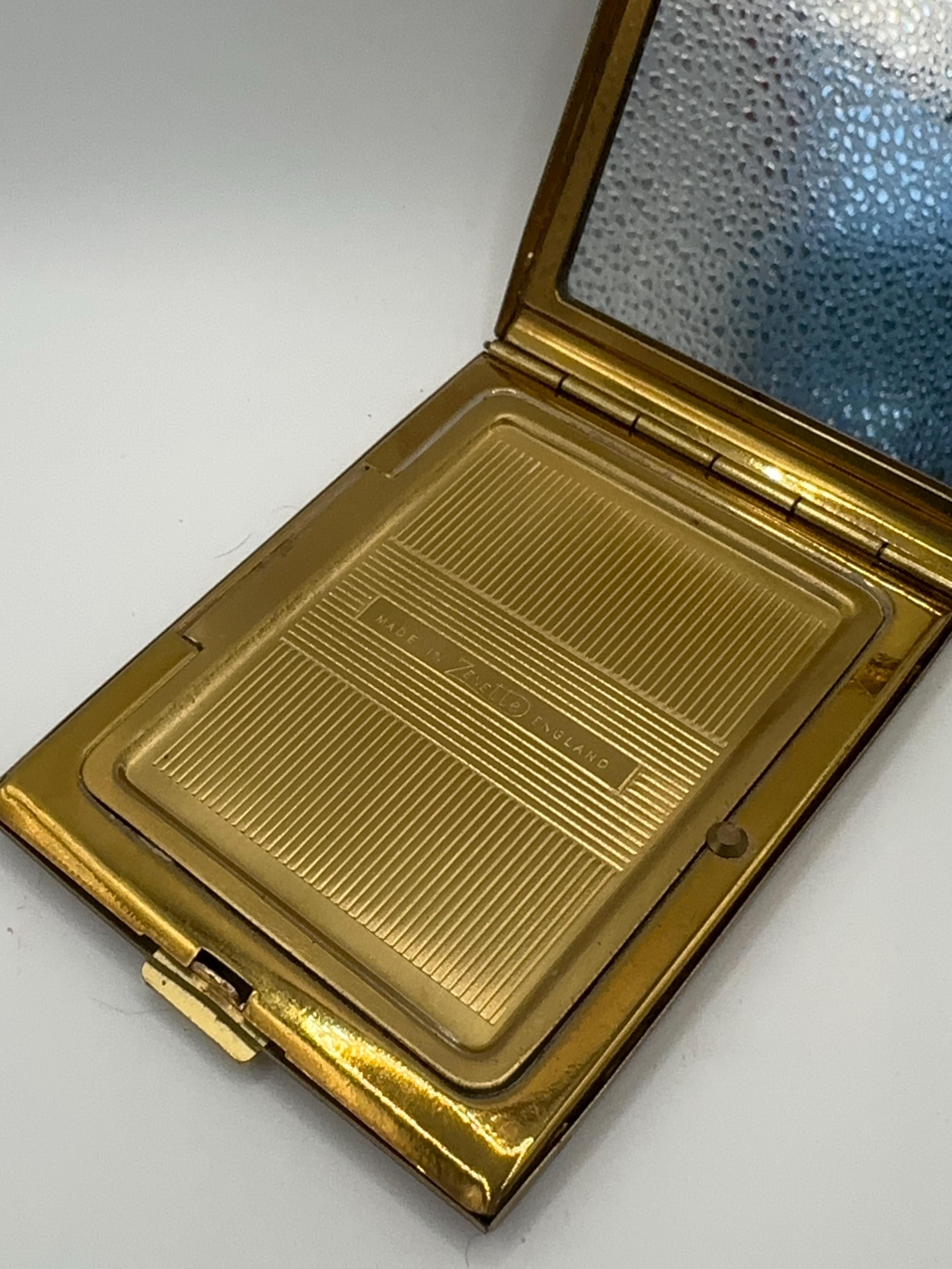 Vintage Zenette Powder Compact – Gold Tone Textured, Rectangular, Made in England (8 x 6cm)