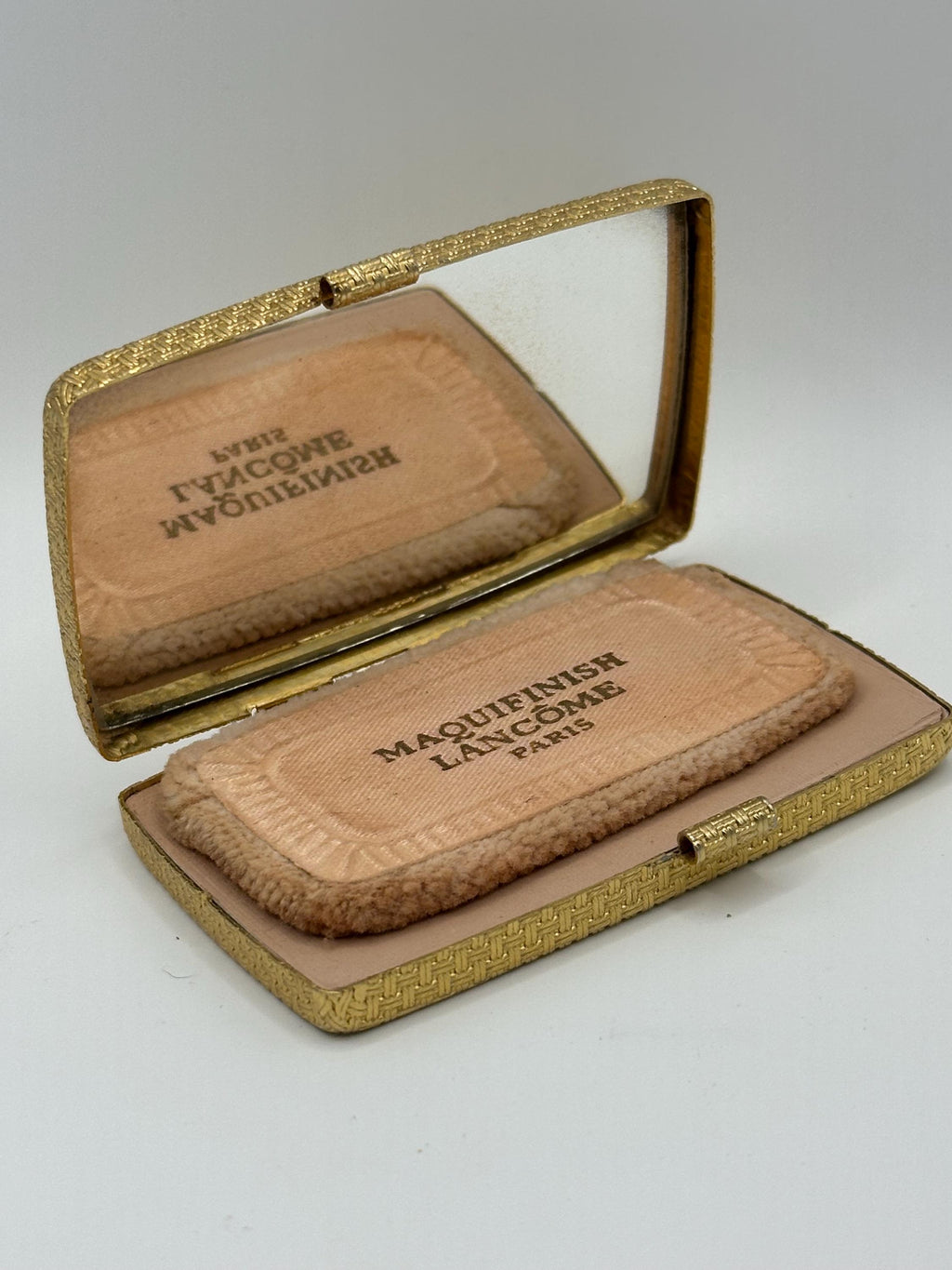 Vintage Lancôme Maquifinish Powder Compact – Gold Tone