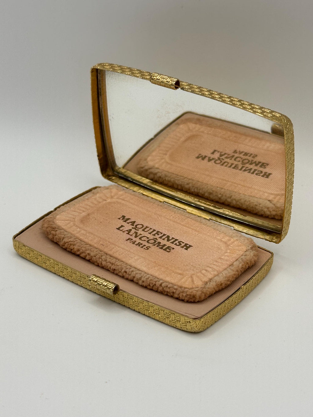 Vintage Lancôme Maquifinish Powder Compact – Gold Tone