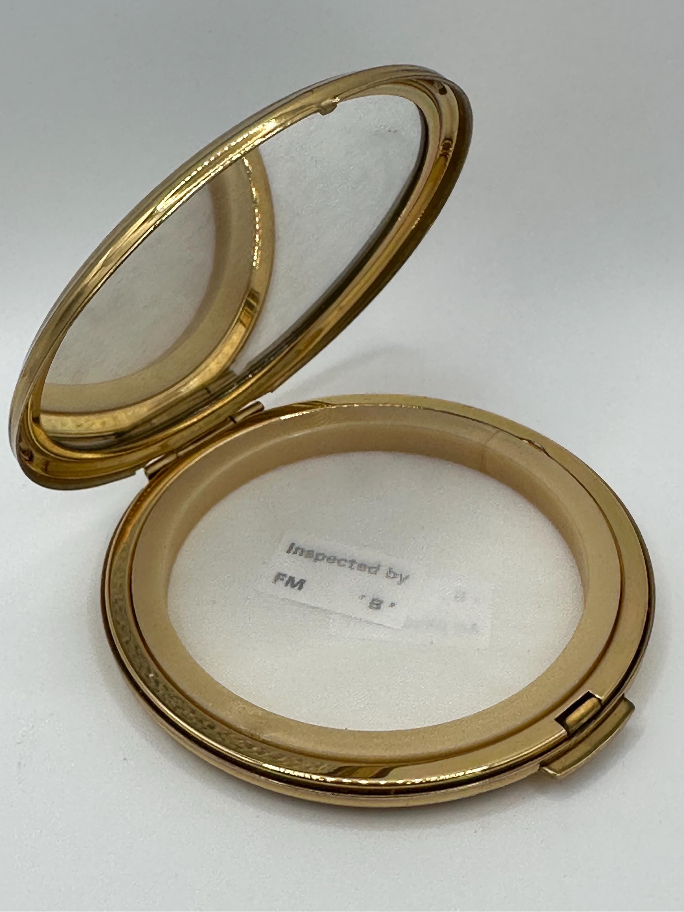 Vintage Stratton Powder Compact – 7cm – Porcelain Rose & Butterfly Design