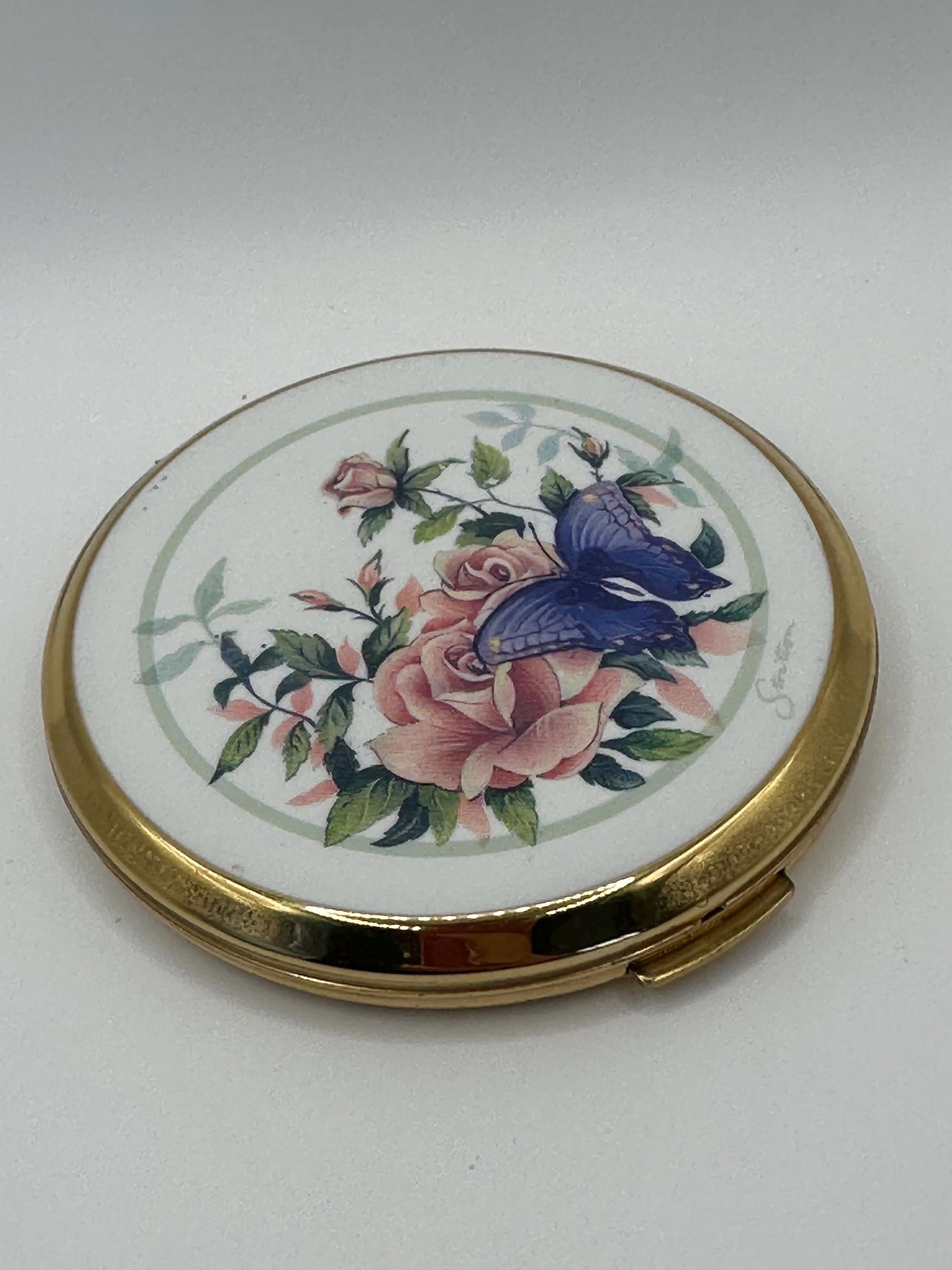Vintage Stratton Powder Compact – 7cm – Porcelain Rose & Butterfly Design