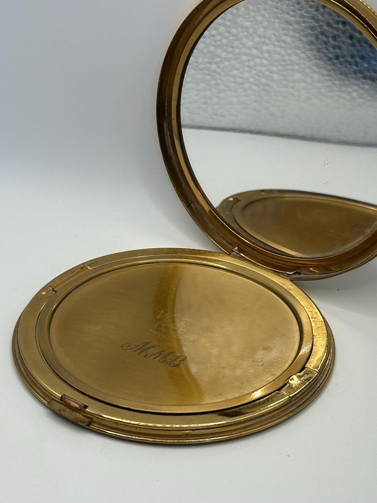 Vintage Vogue Vanities Persian Design Powder Compact – 10cm, Boxed with Original Pouch