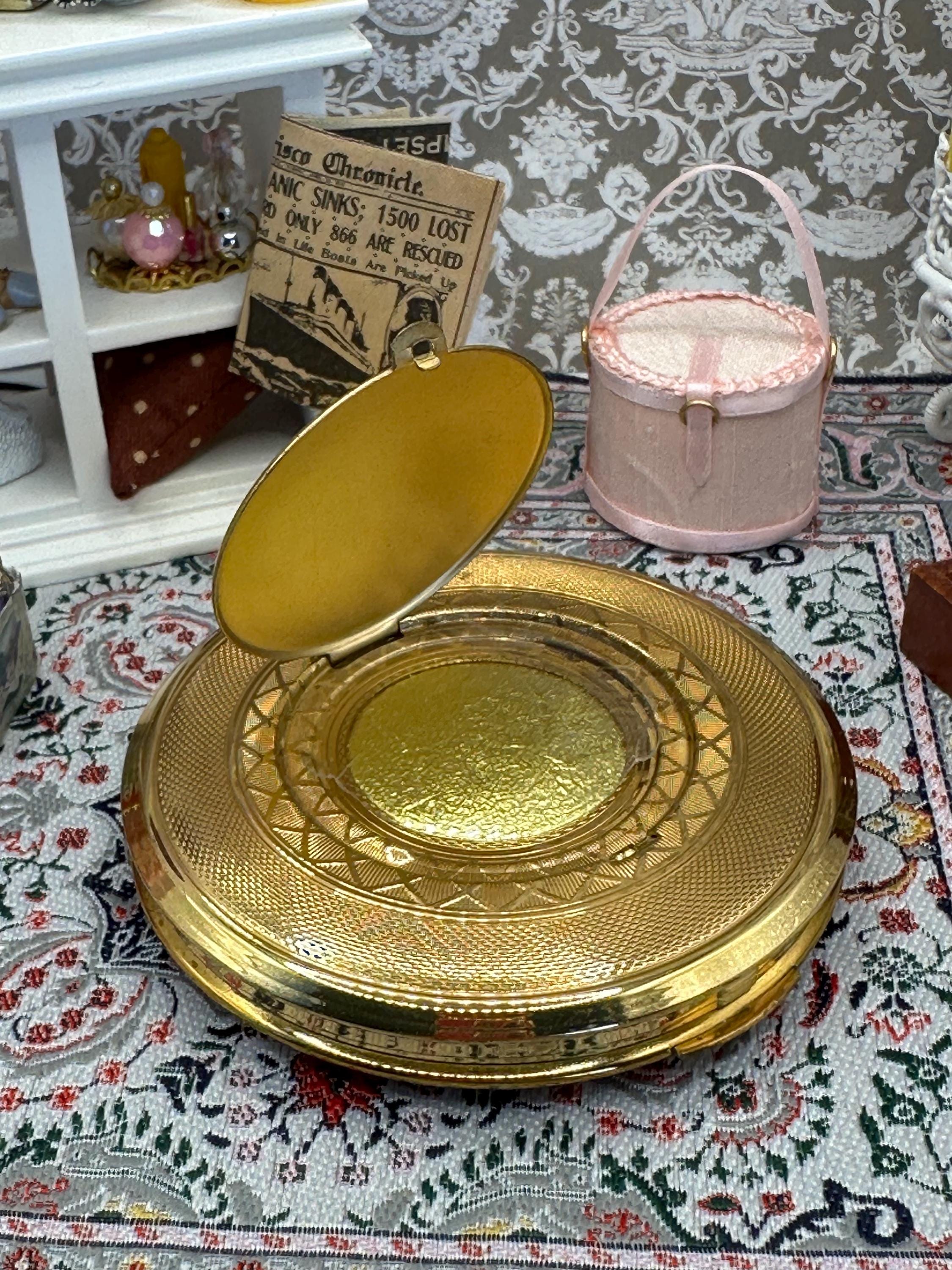 Vintage Kigu Minerva Locket Powder Compact - Rare Find with Original Appearance and Clean Interior