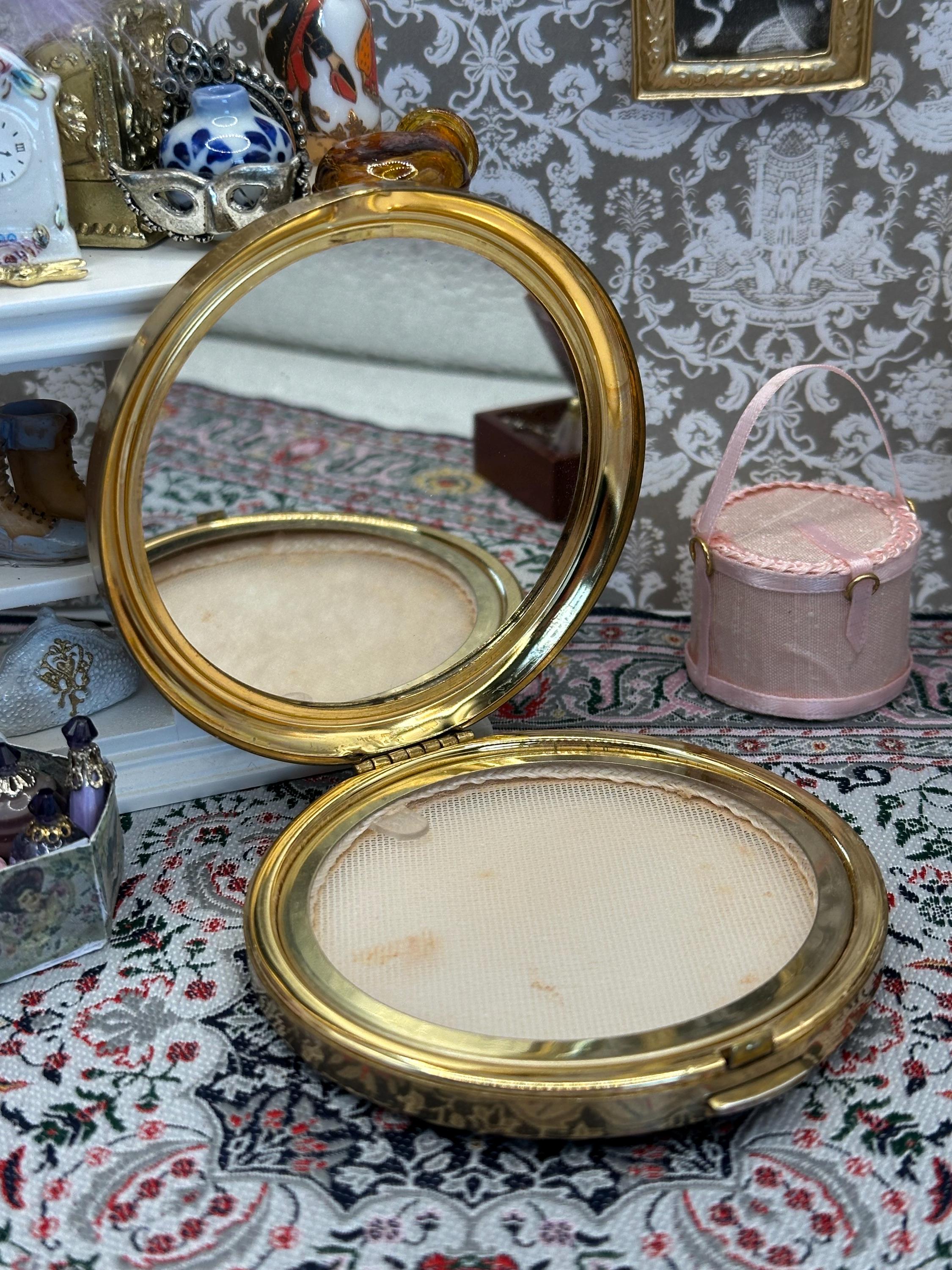 Vintage Gold-Tone Rhinestone Initial Powder Compact with Mirror – Retro Mid-Century Vanity Accessory