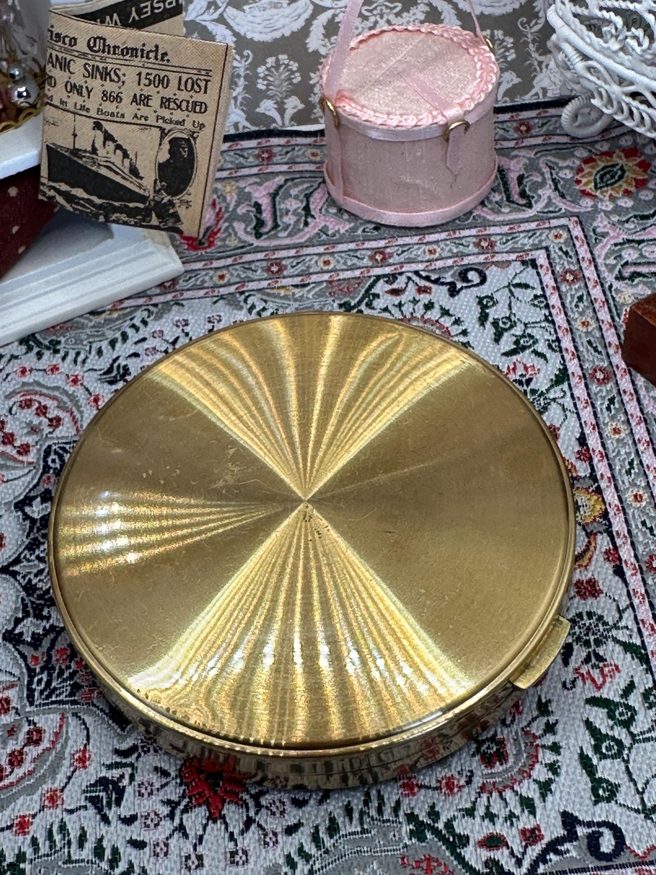 Vintage Gold-Tone Rhinestone Initial Powder Compact with Mirror – Retro Mid-Century Vanity Accessory