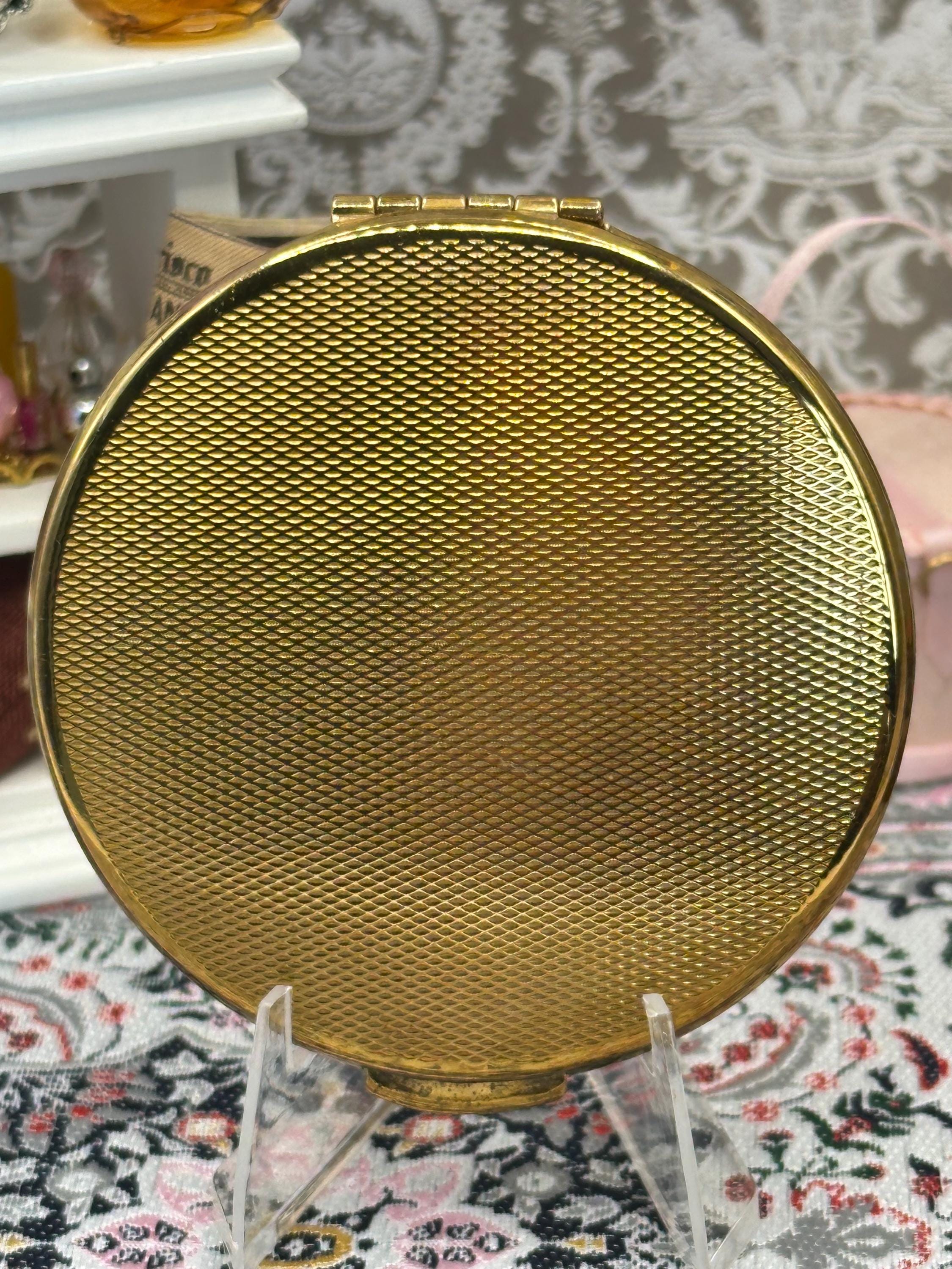 Vintage Kigu Gold-Tone Cartouche Powder Compact – 6.5cm Diameter