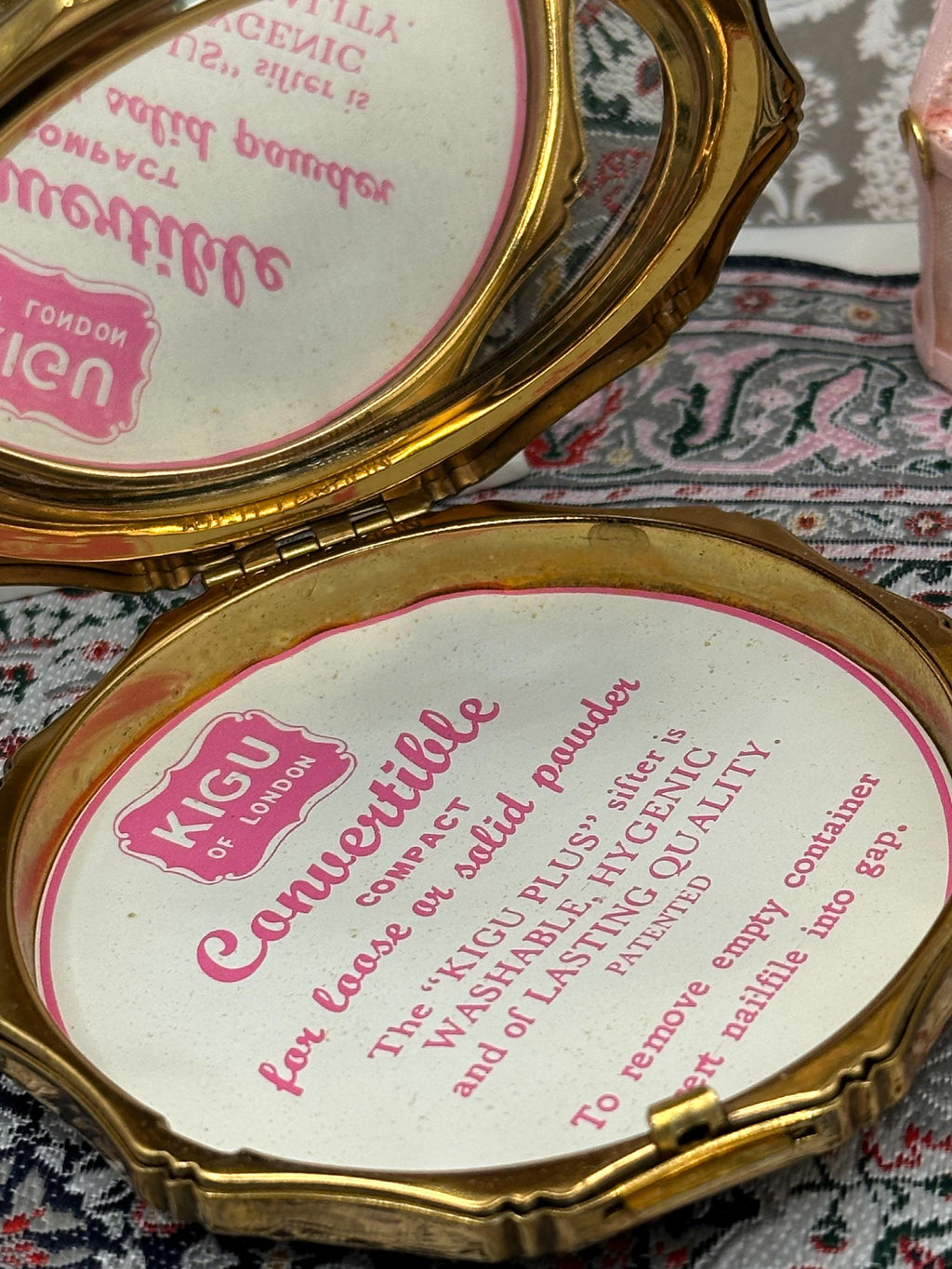 Vintage Kigu Powder Compact - Floral Enamel, Scalloped Gold-Tone Case 1950s/60s