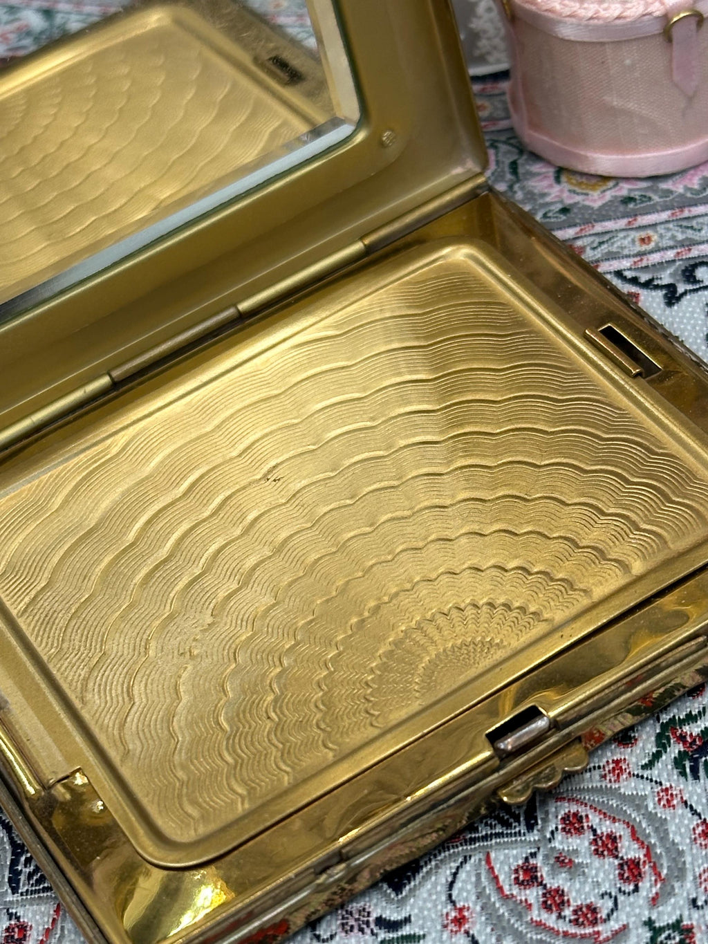 Vintage Gwenda Retangle Powder Compact – 1950s Floral Tapestry, Original Pouch & Box