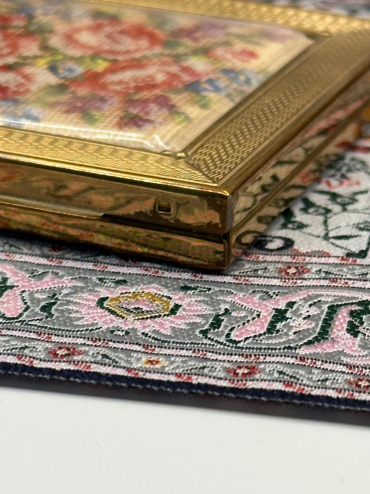 Vintage Gwenda Retangle Powder Compact – 1950s Floral Tapestry, Original Pouch & Box