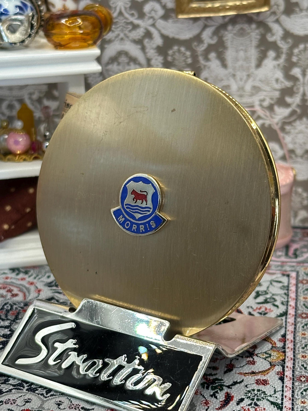 Vintage Stratton Powder Compact – 7.5cm Morris Car Badge, Gold-Tone, 1960s