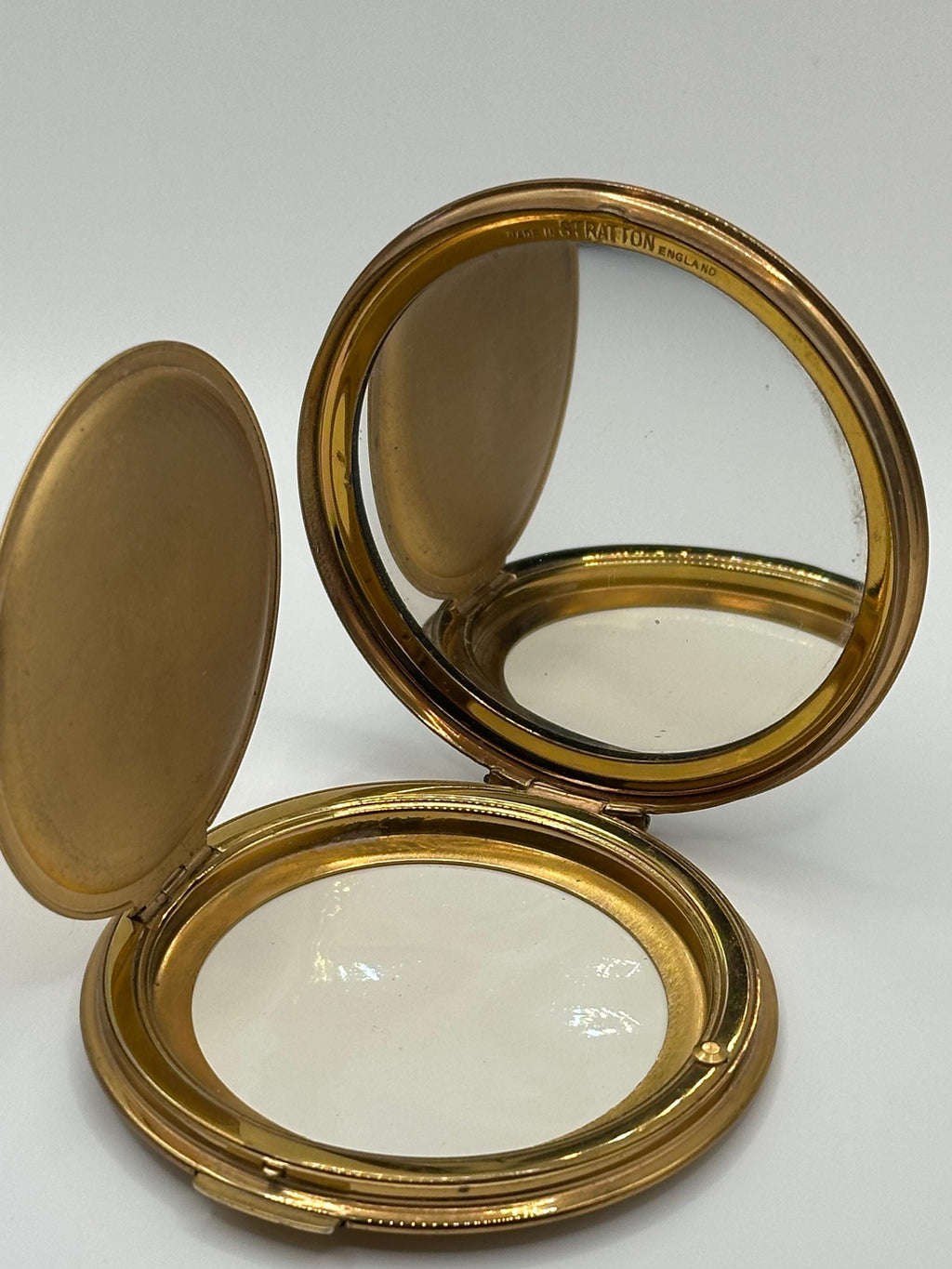Vintage Stratton Powder Compact – Regency Lady Design, Made in England