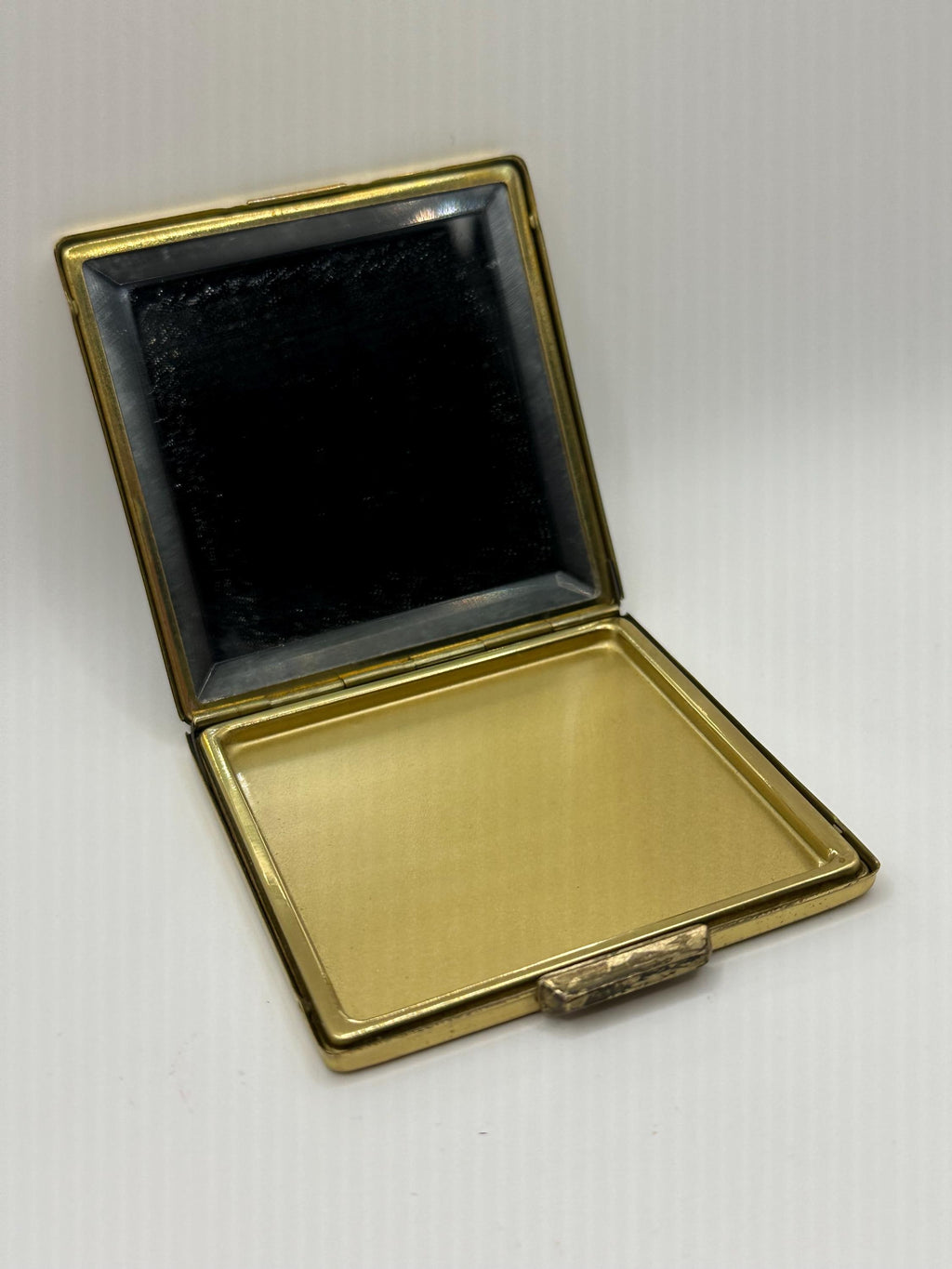 Vintage Floral Needlepoint Powder Compact | Gold Tone | 7cm Square