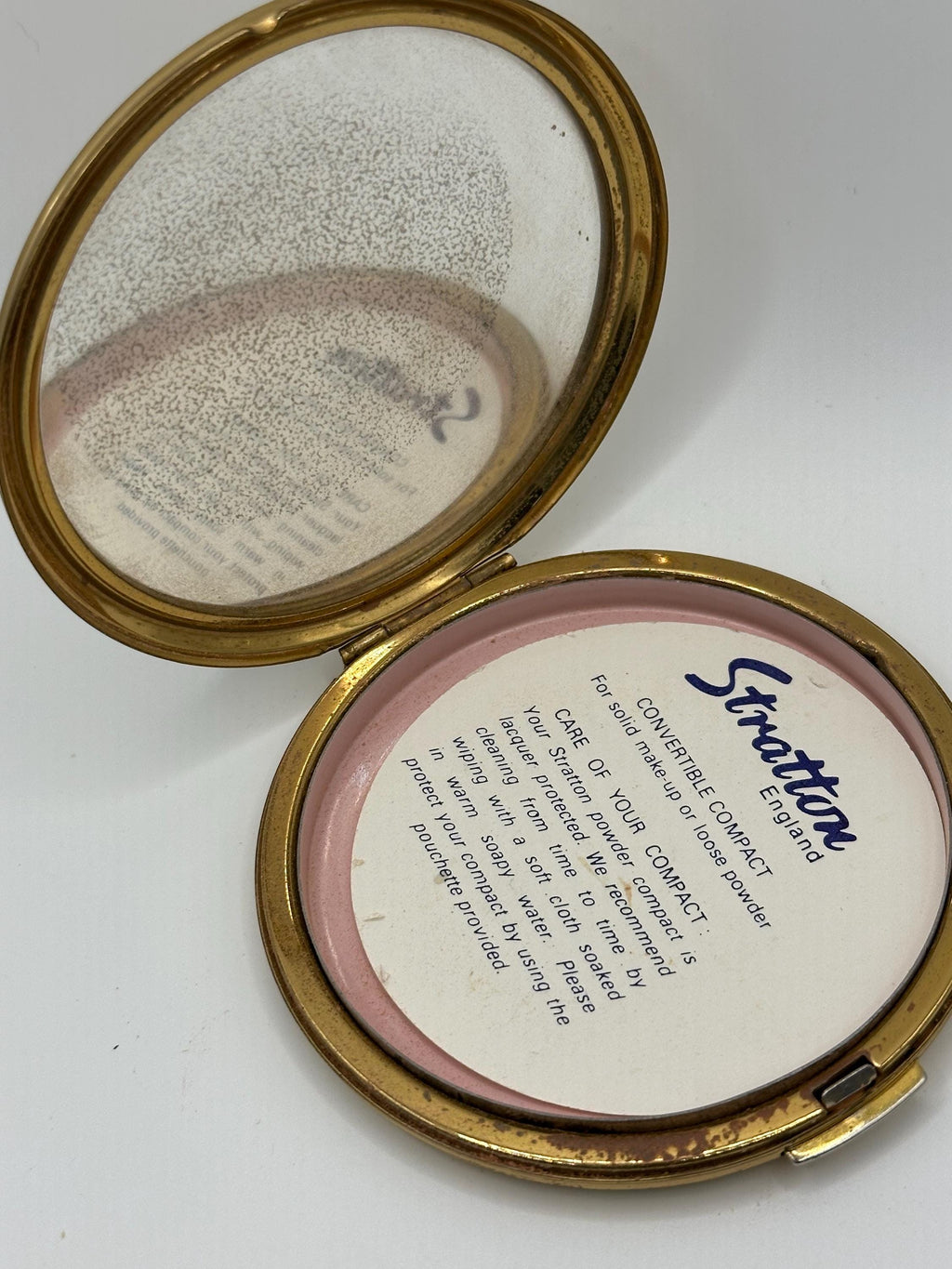 Vintage Stratton Powder Compact – Pink Rose Floral, White Enamel, Made in England (7cm)