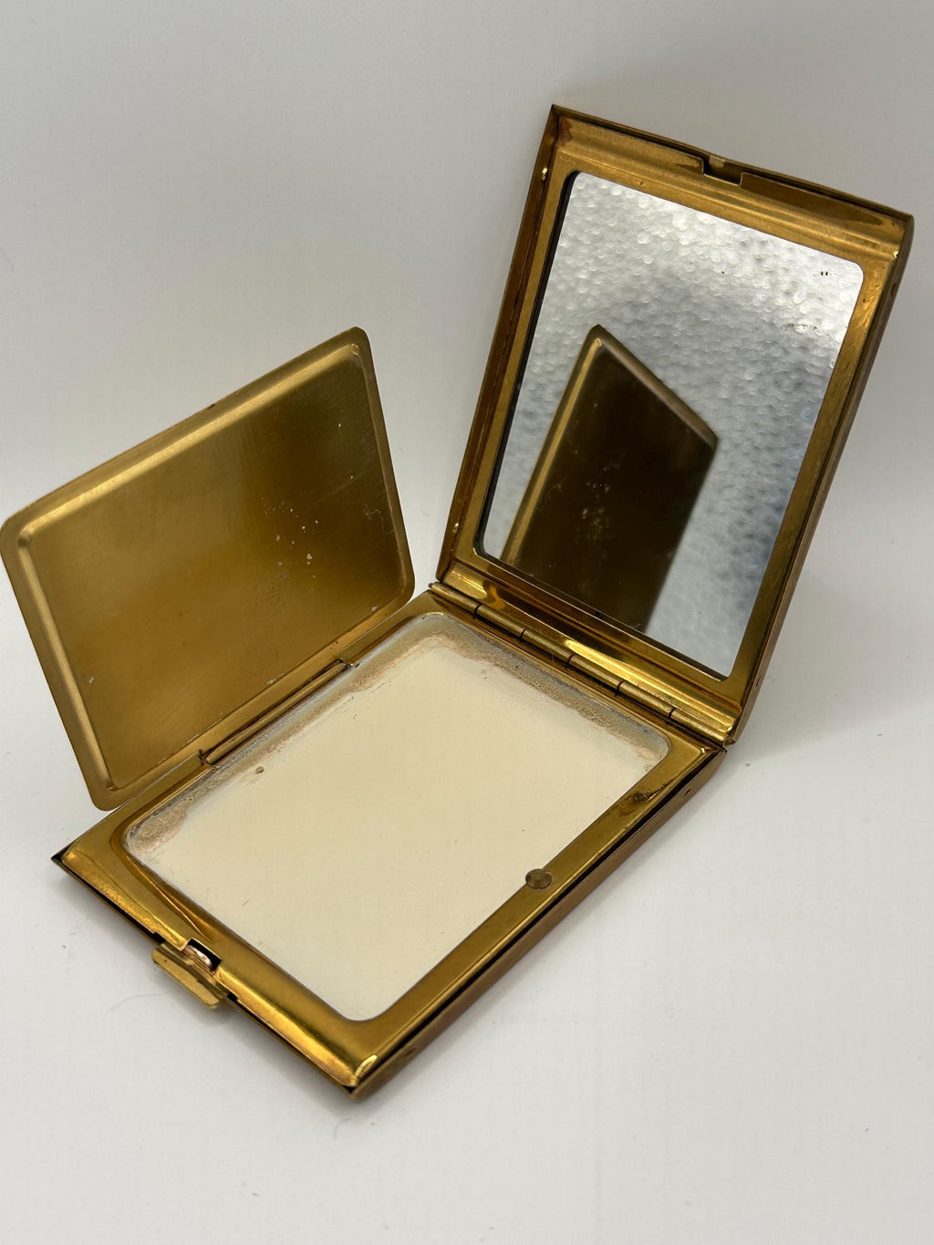 Vintage Zenette Powder Compact – Gold Tone Textured, Rectangular, Made in England (8 x 6cm)