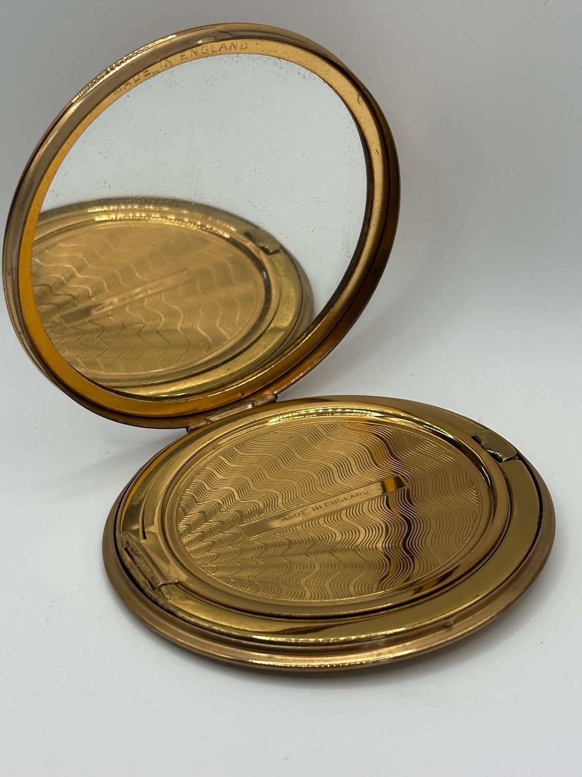 Vintage Scots Guards Powder Compact – Made in England – Art Deco Gold-Tone