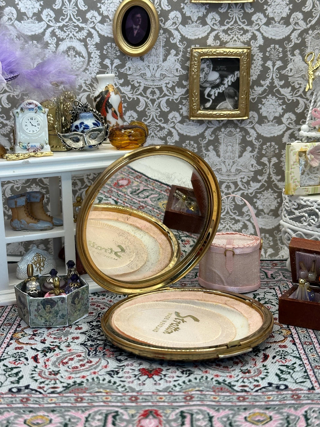 Vintage Stratton Floral Powder Compact – Made in England Mirror