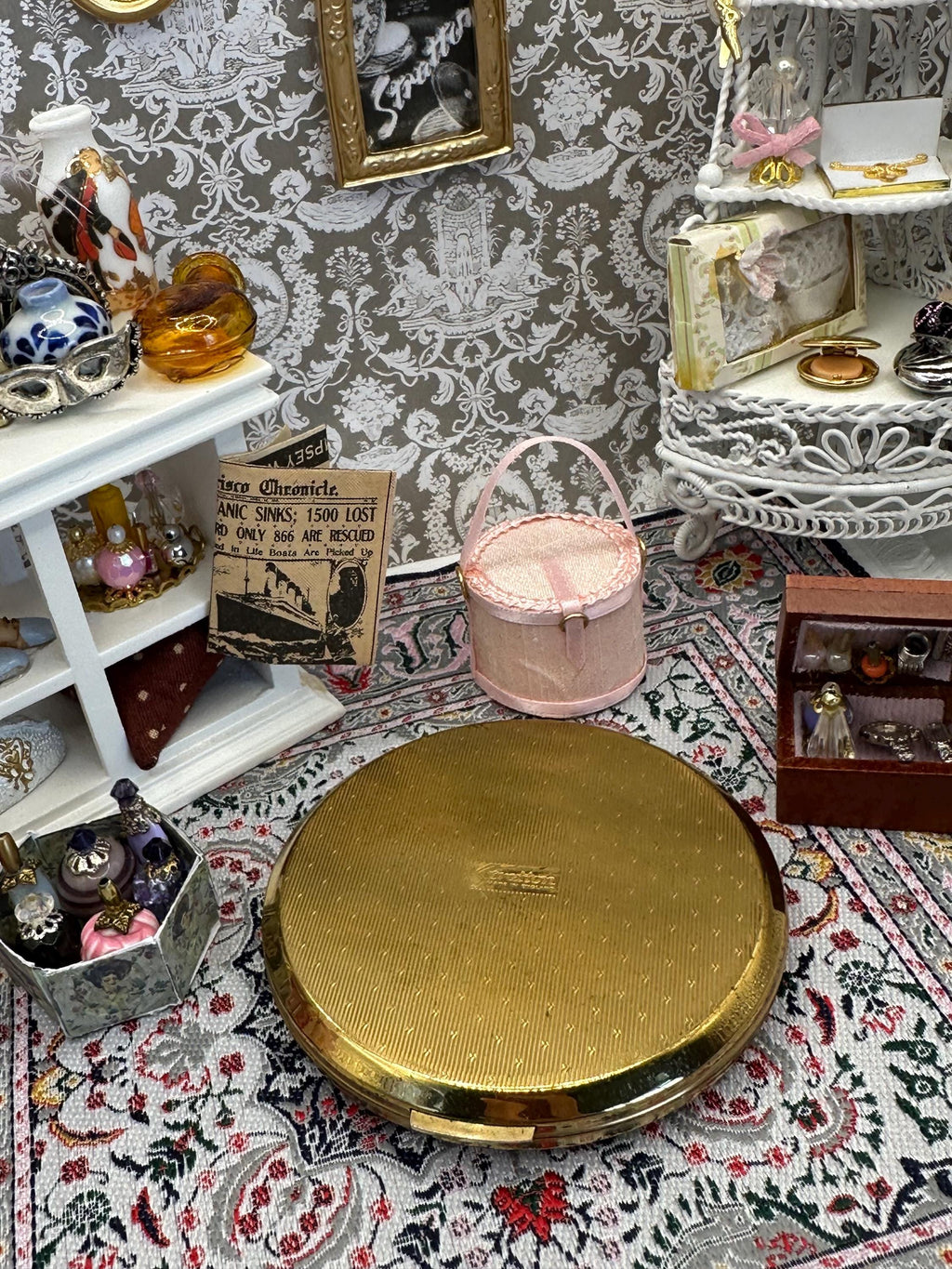 Vintage Stratton Floral Powder Compact – Made in England Mirror