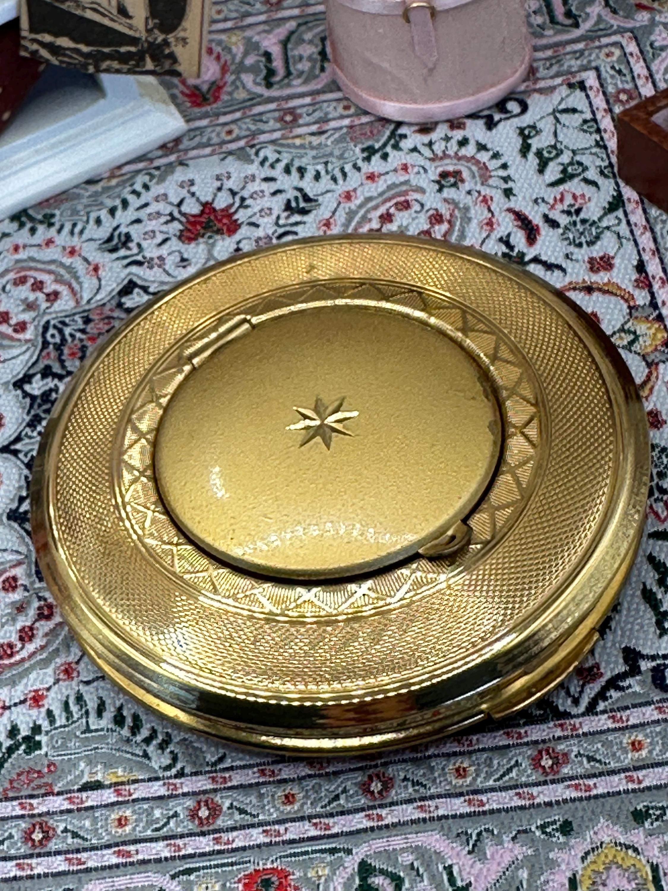 Vintage Kigu Minerva Locket Powder Compact - Rare Find with Original Appearance and Clean Interior