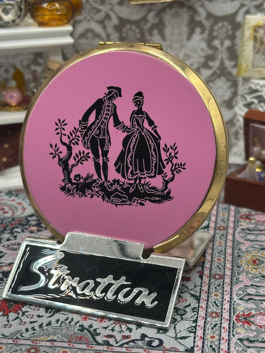 Vintage Stratton Powder Compact – Pink Silhouette, 7.5cm, Made in England