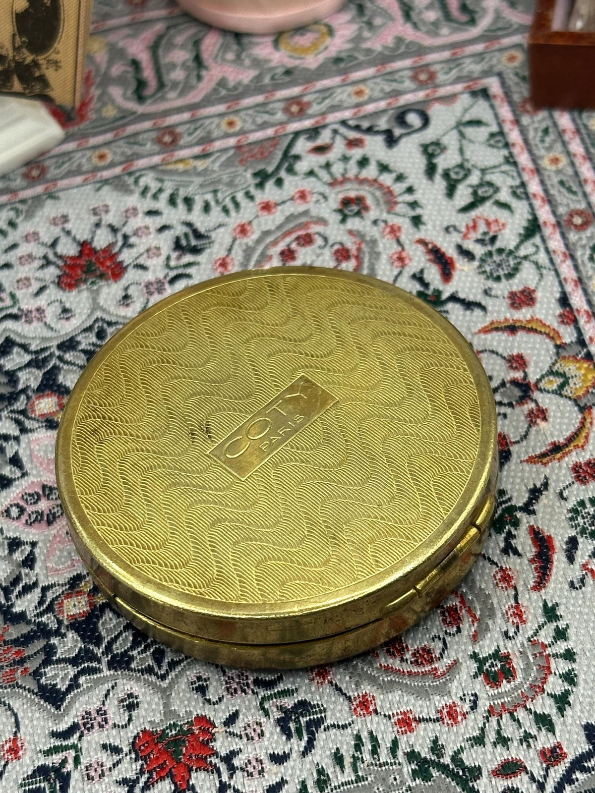 Rare Vintage Coty Paris St. Bartholomew Powder Compact – Foiled Lid, 5.5cm, Art Deco Era