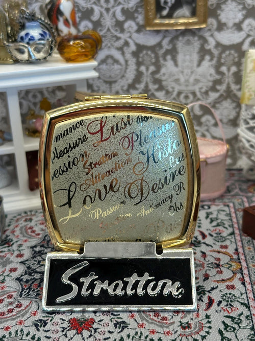 Immaculate Unused Stratton Powder Compact – Word Art Design, Original Padded Pouch