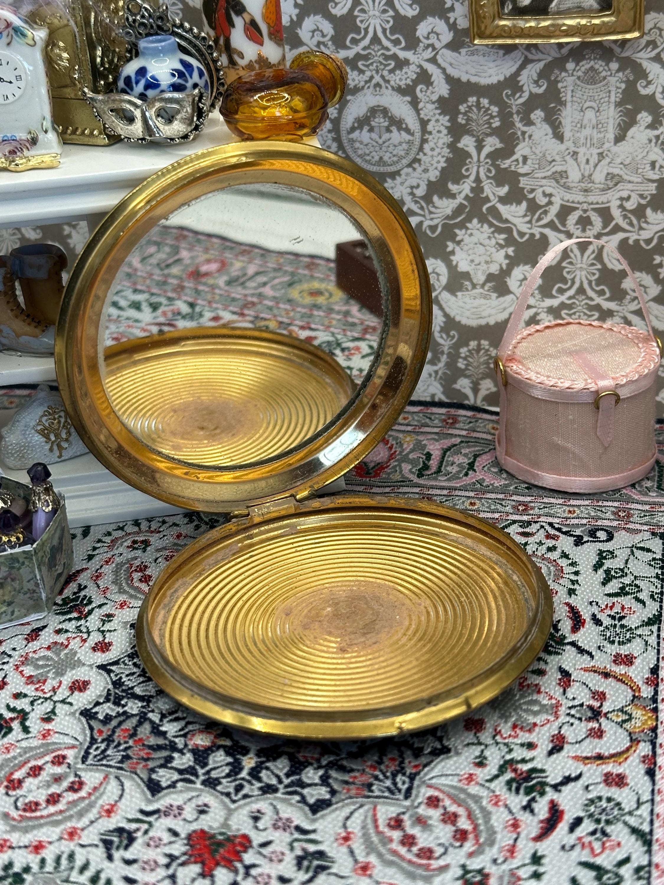 Vintage Black Enamel & Gold-Tone Powder Compact – 7cm, Starburst Design