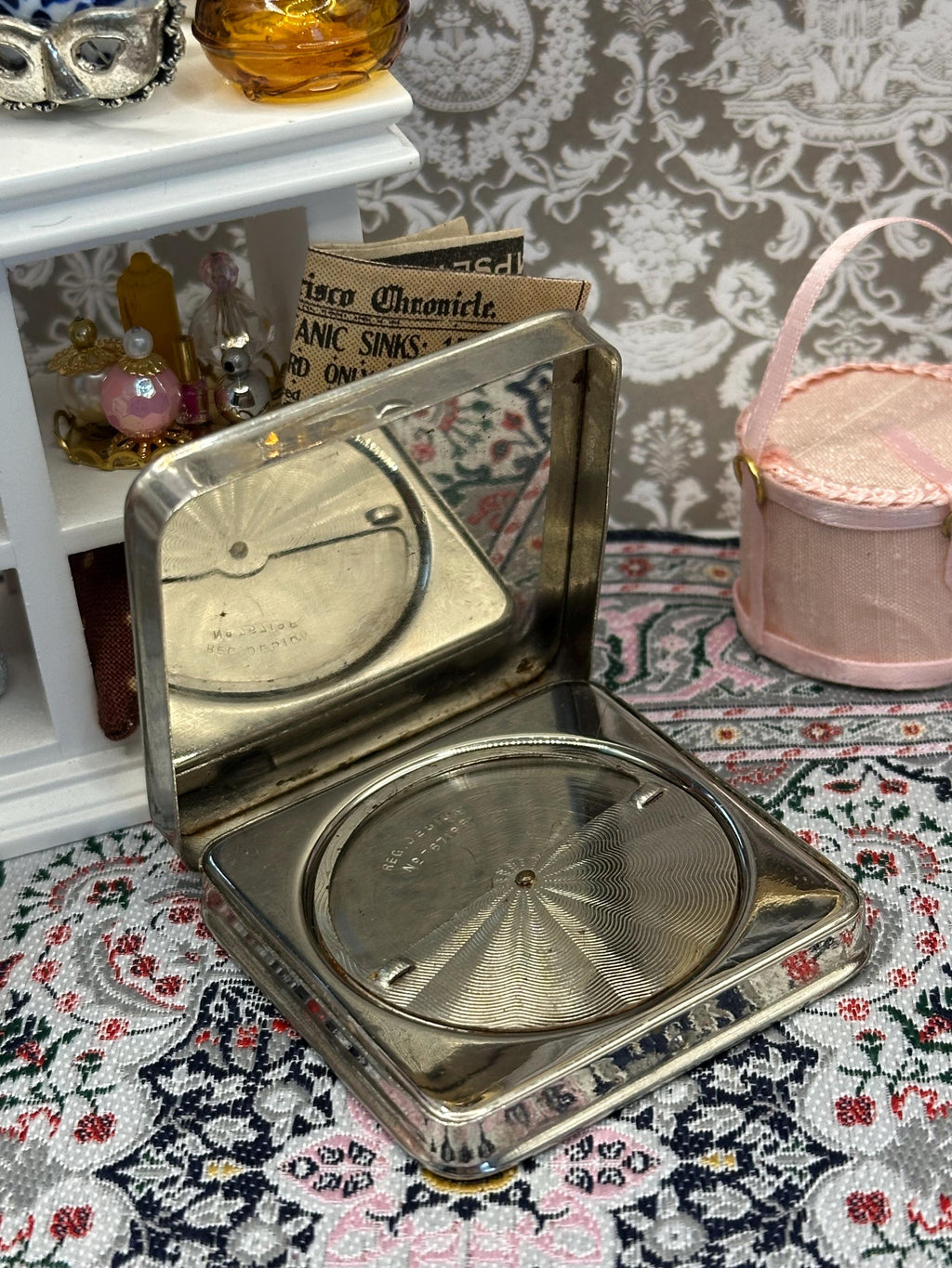 Vintage Stratton Stratnoid Powder Compact: Silver-tone Guilloché, 1930s Vanity