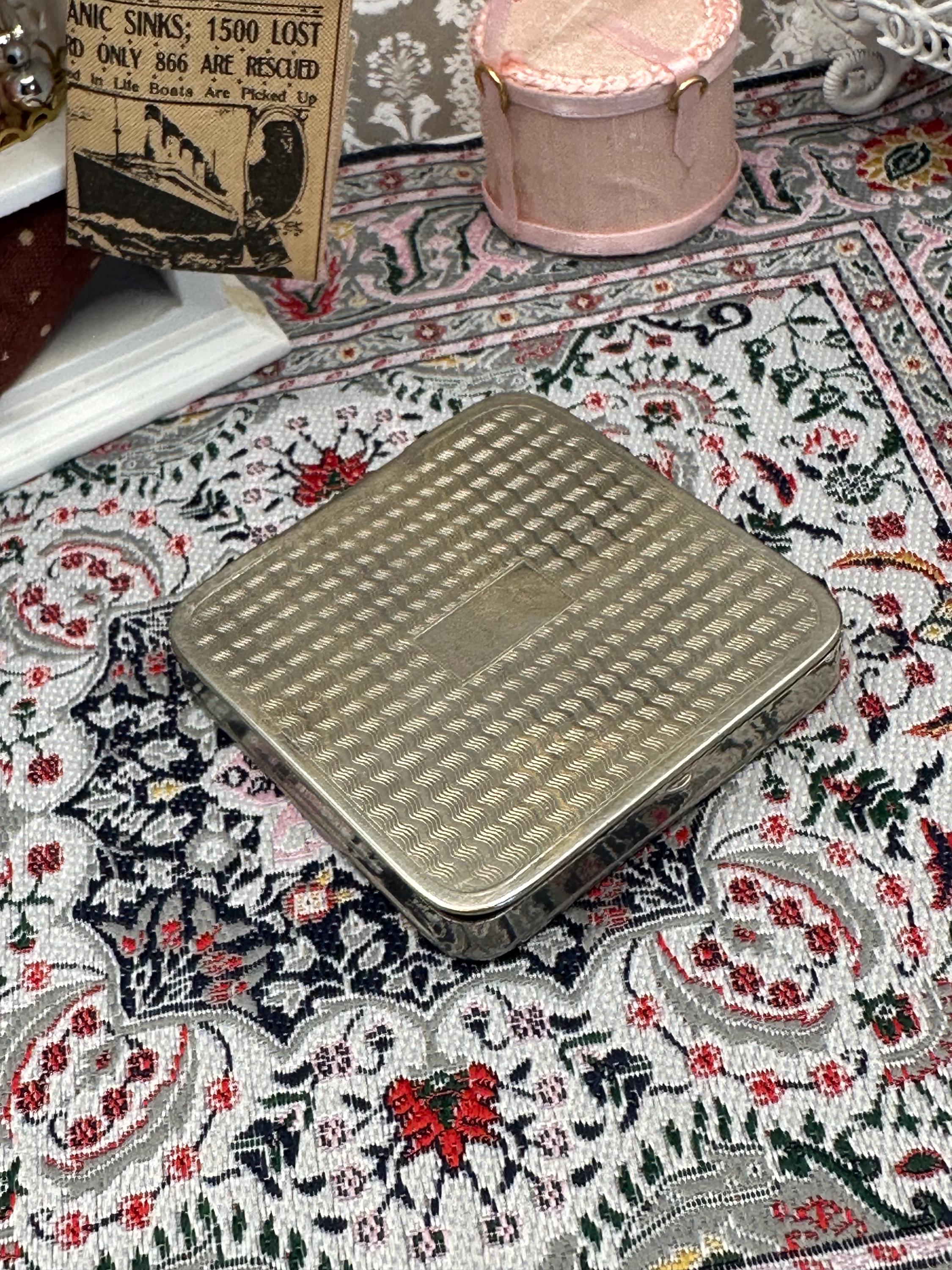 Vintage Stratton Stratnoid Powder Compact: Silver-tone Guilloché, 1930s Vanity