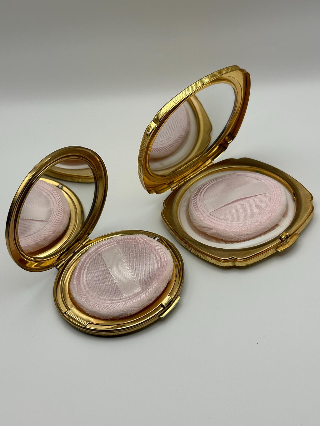 Pack of 2 Replacement powder puffs for Stratton, Kigu powder compacts 6cm to 7.5cm