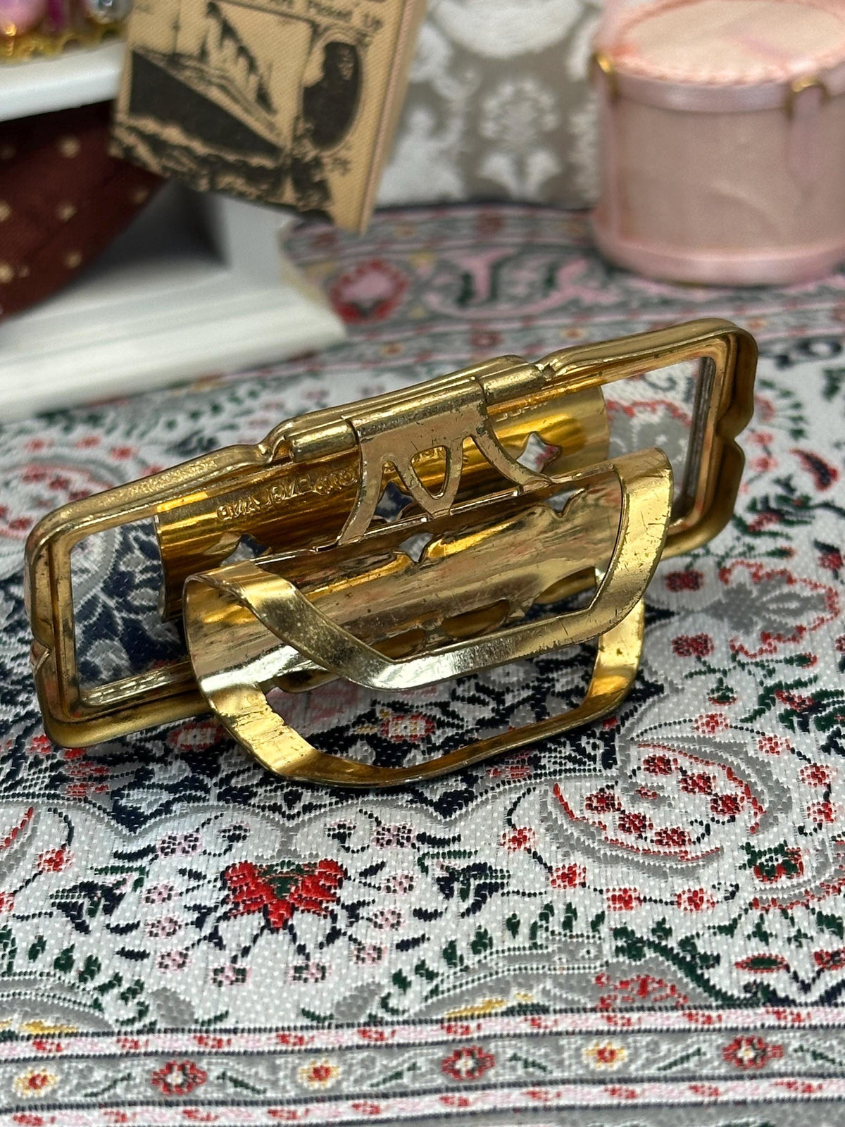 Vintage Stratton Lip View Compact: Black Enamel Multi Starburst, Mid-Century