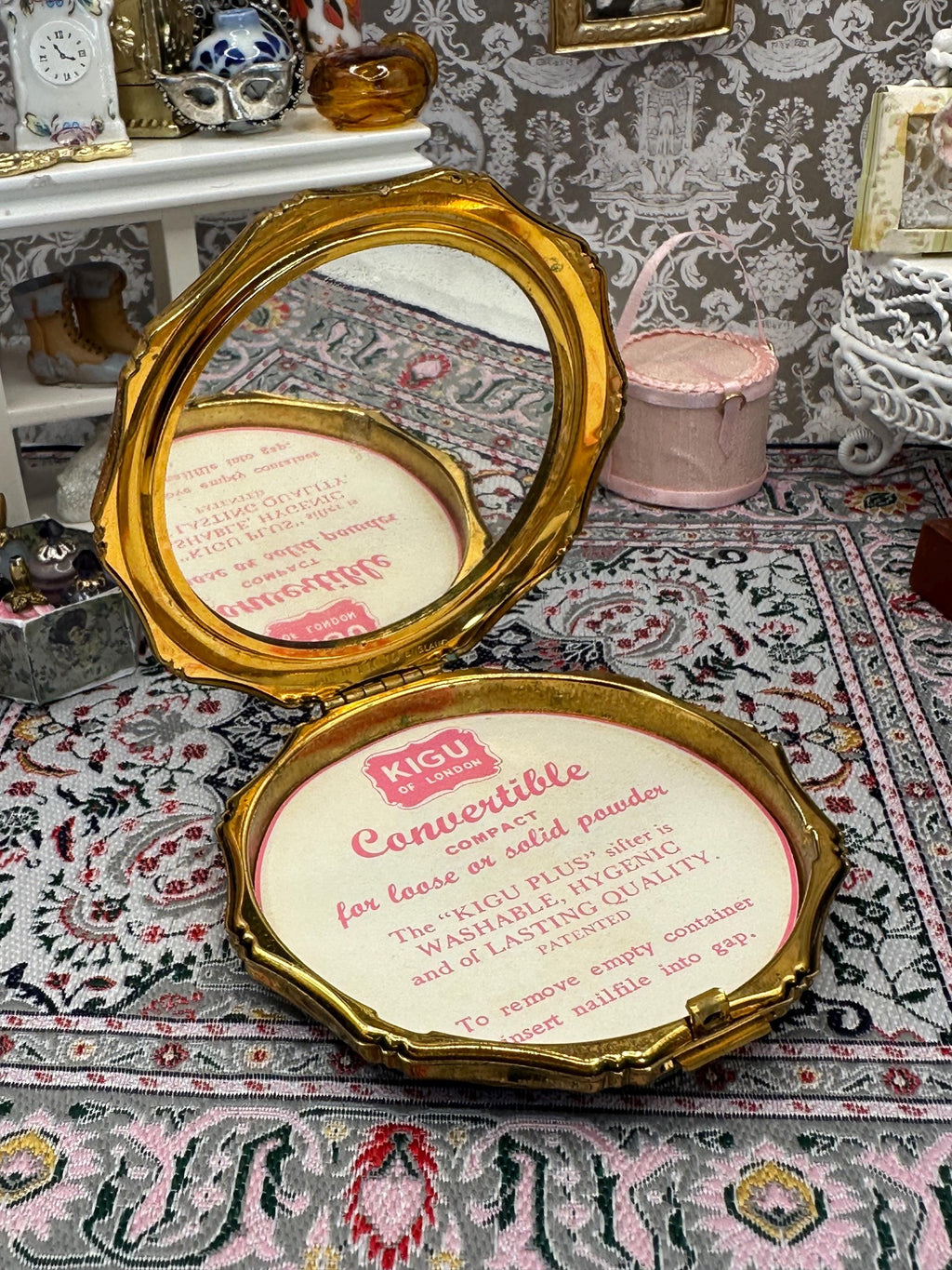 Vintage Kigu Yellow Enamel Powder Compact with Scalloped Gold-Tone Edge Peacock Design