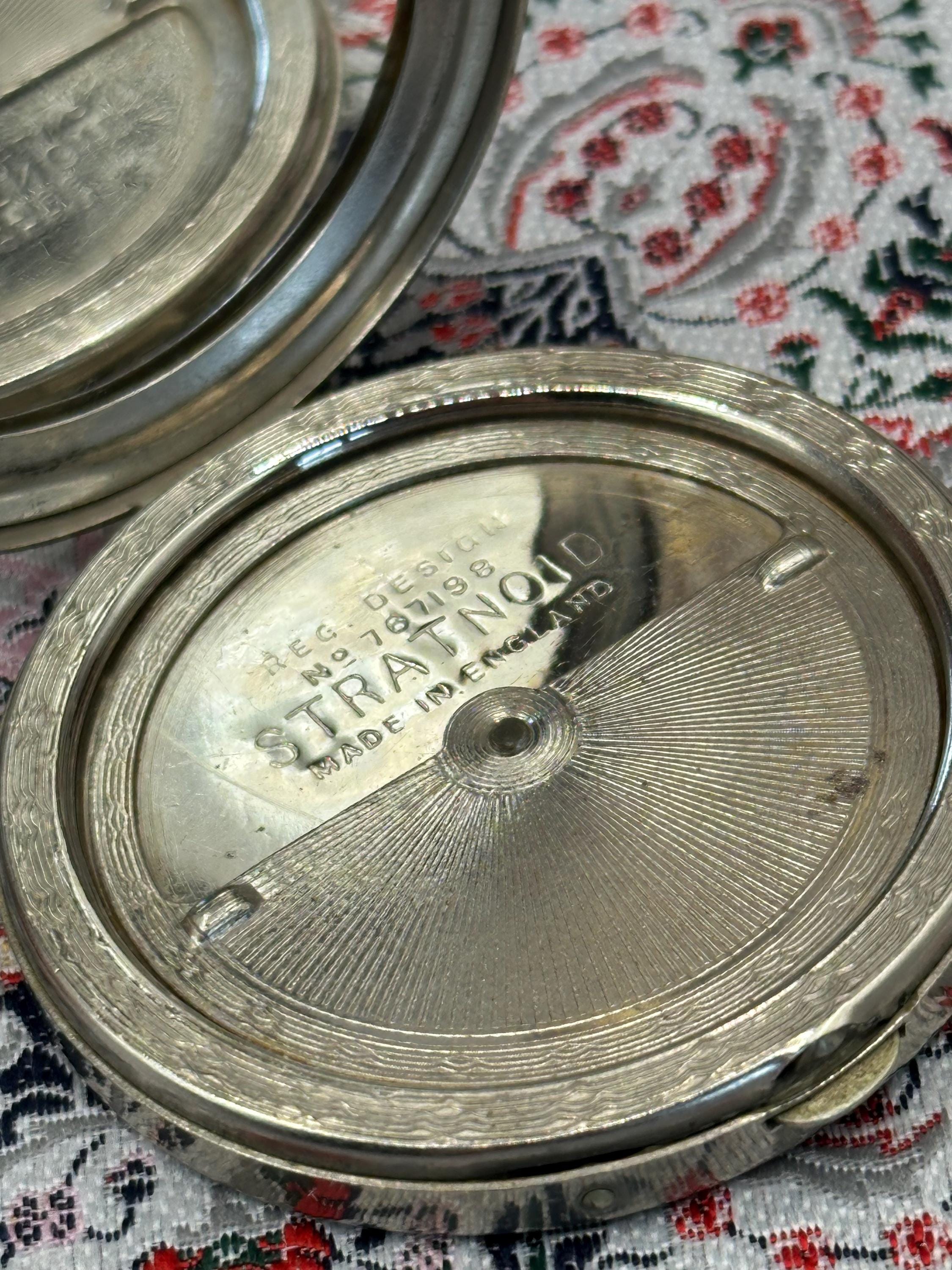 Vintage Stratton ‘Stratnoid’ Powder Compact – Wellington Monument Dublin, 5.2cm
