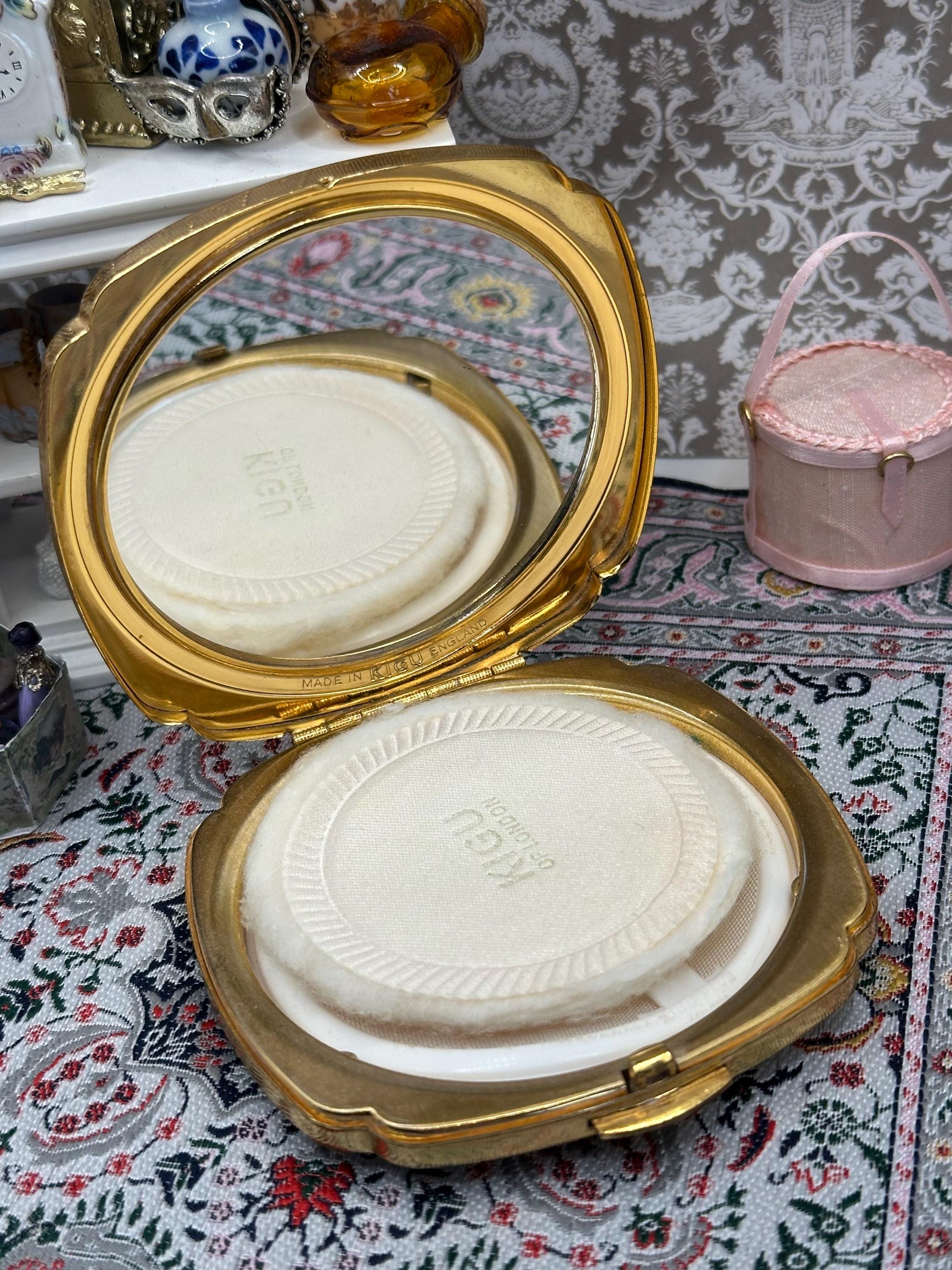 Vintage Kigu of London Powder Compact – Gold Chevron Art Deco, 8cm
