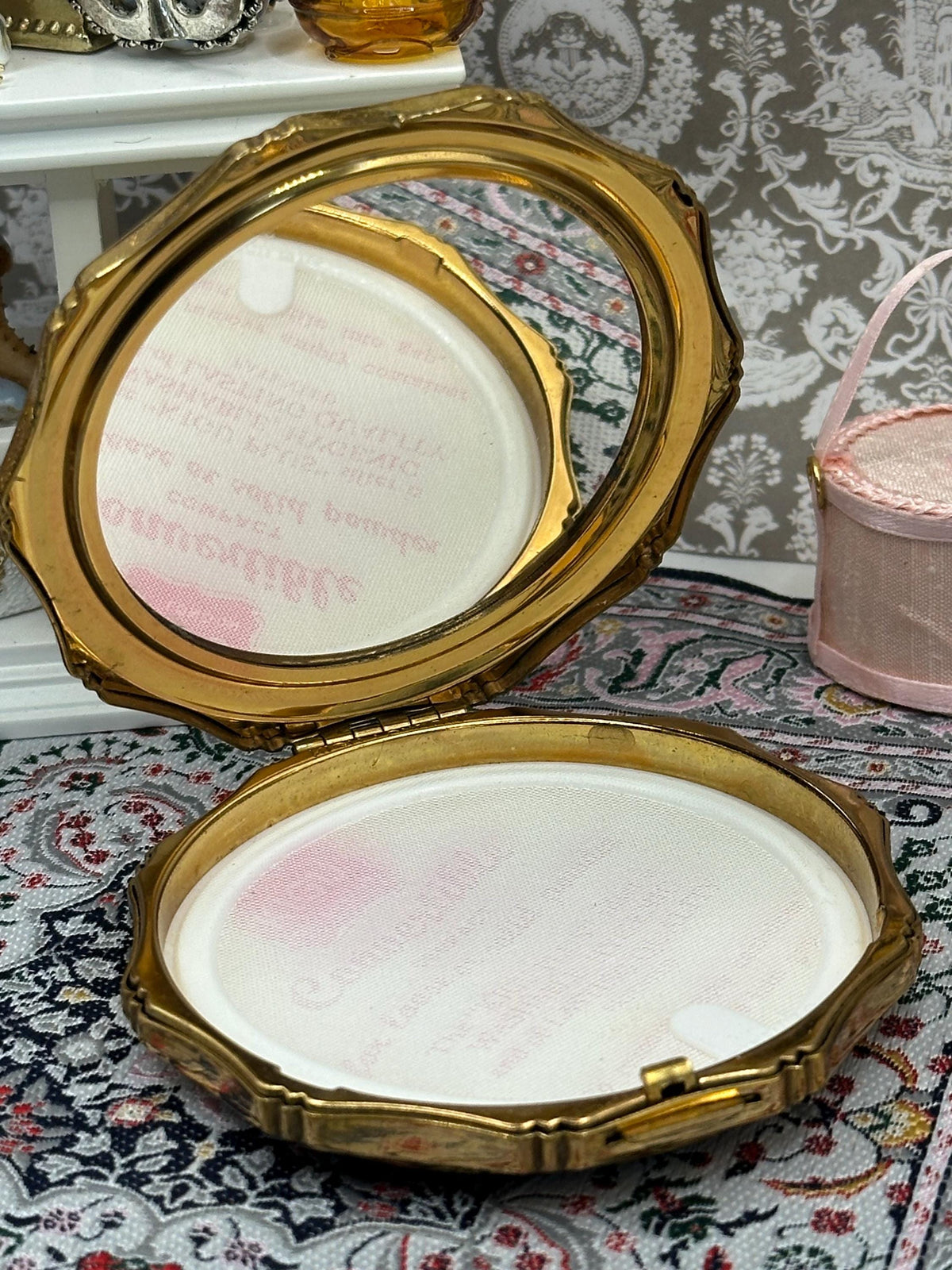 Vintage Kigu Powder Compact - Floral Enamel, Scalloped Gold-Tone Case 1950s/60s