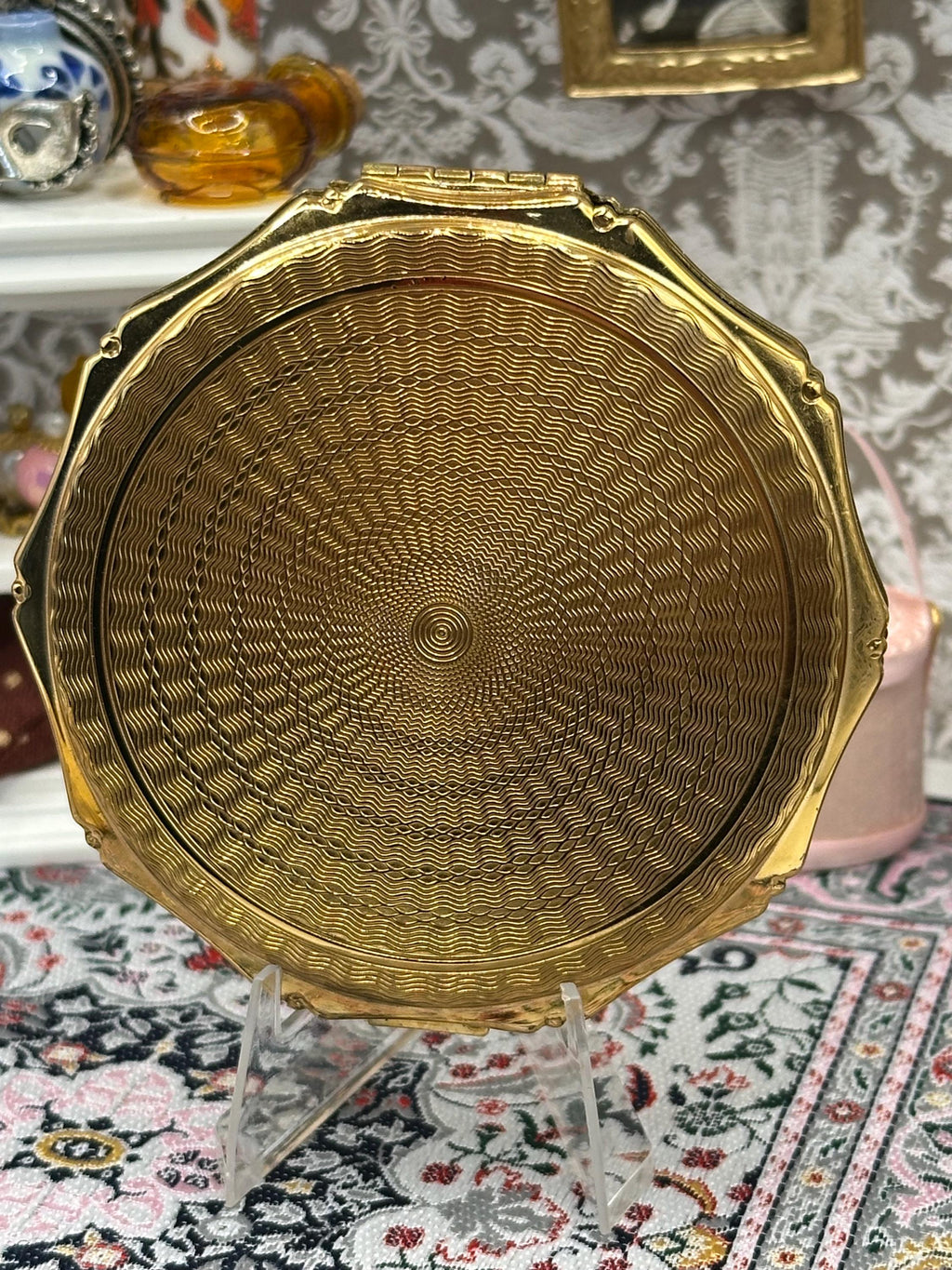 Vintage Kigu Powder Compact - Floral Enamel, Scalloped Gold-Tone Case 1950s/60s