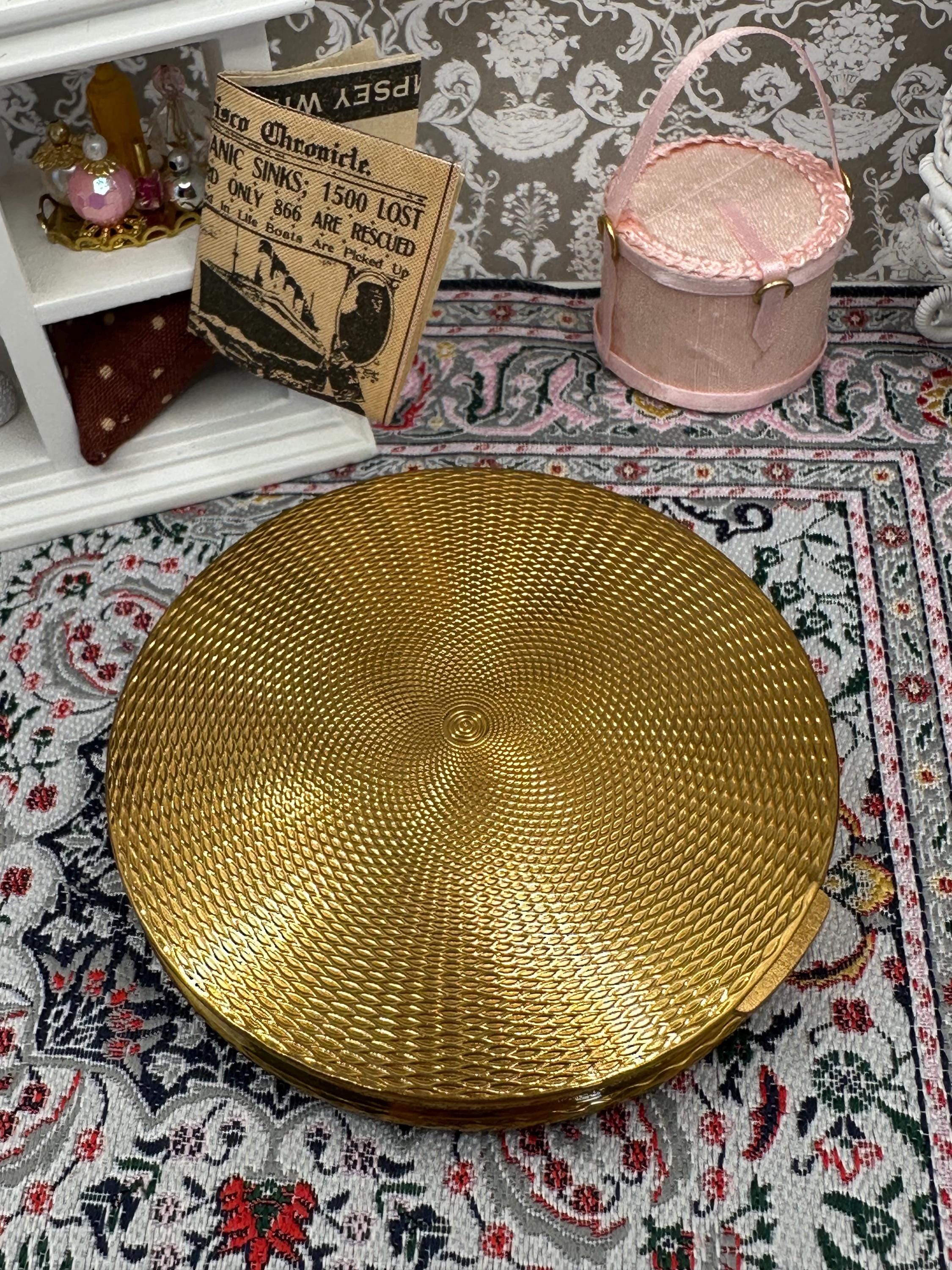 Vintage Mascot Powder Compact – 8cm Gold-Tone Heart Floral Design Original Box
